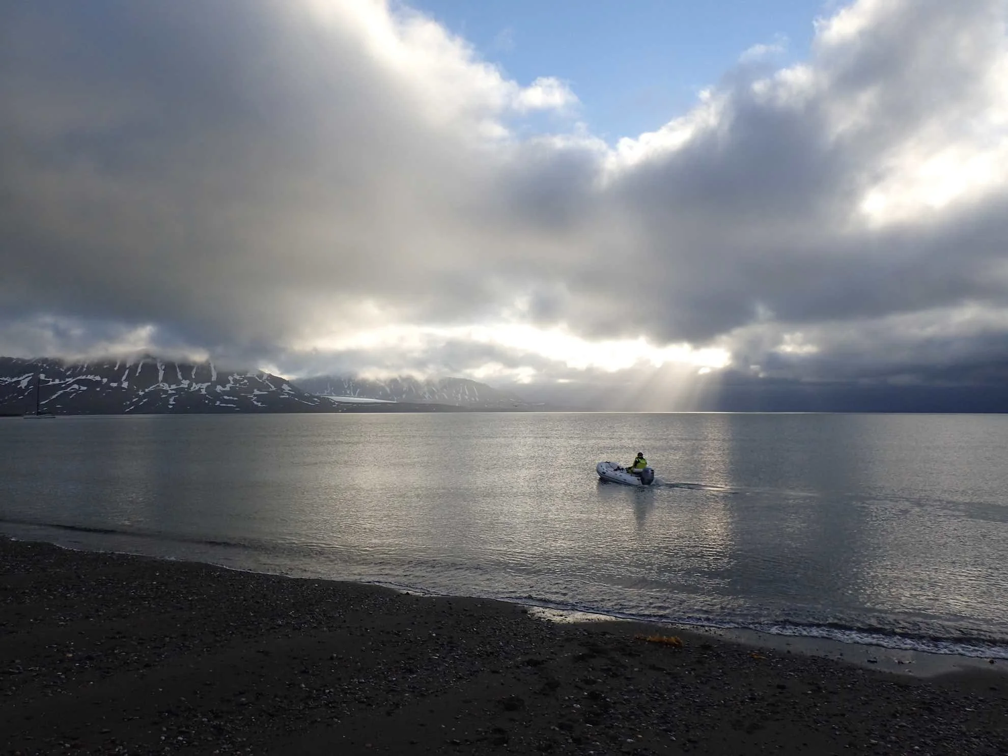 Eisige Sommernacht im Hohen Norden