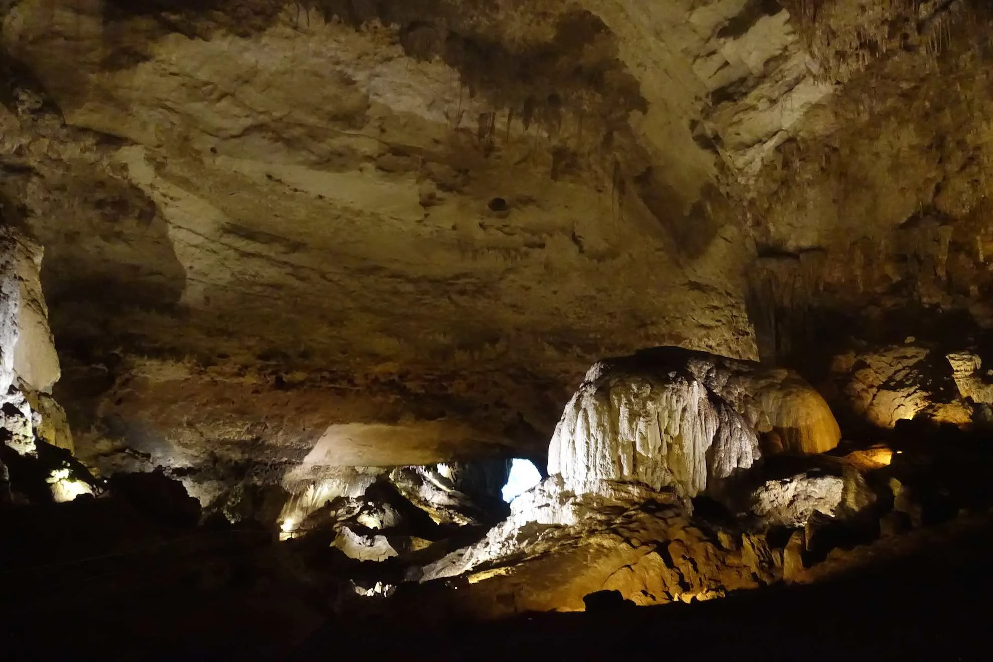 Eine Höhlenbesichtigung darf nicht fehlen