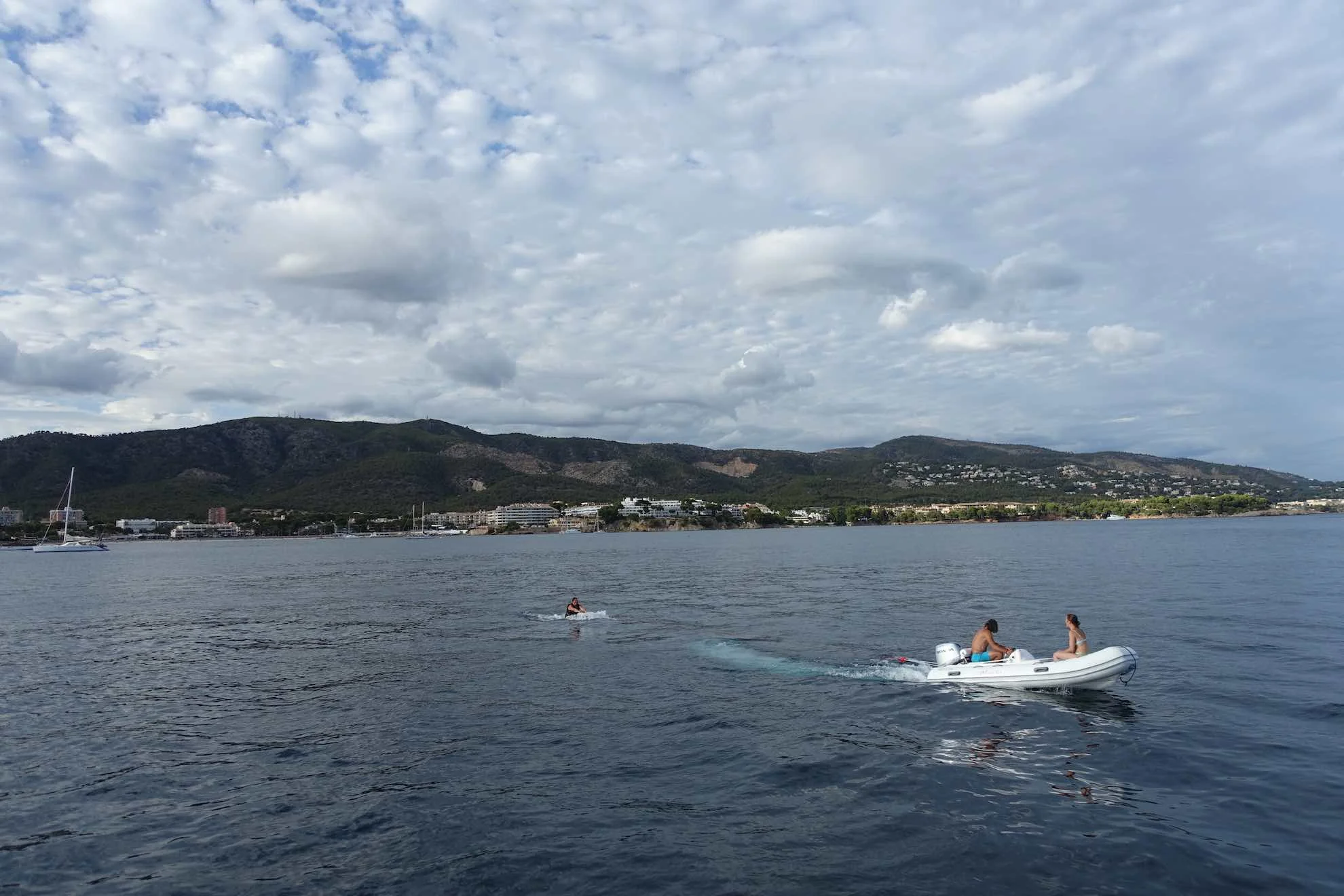 Wasserspaß mit Freunden und Familie
