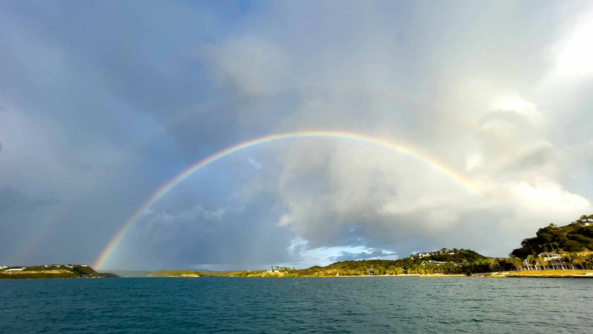 Retour unterm Regenbogen