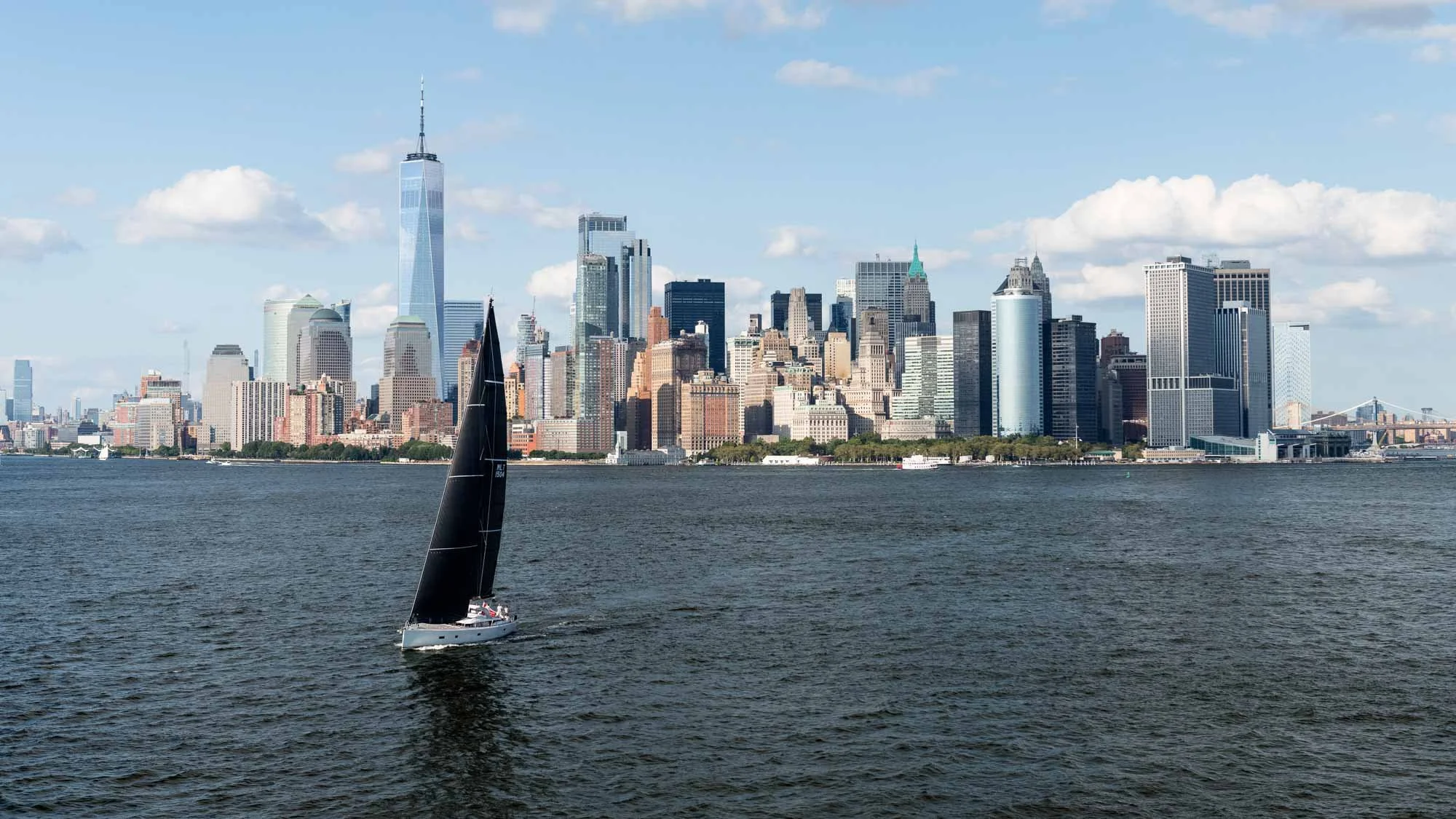 Wir kreuzen vor einmaliger Kulisse