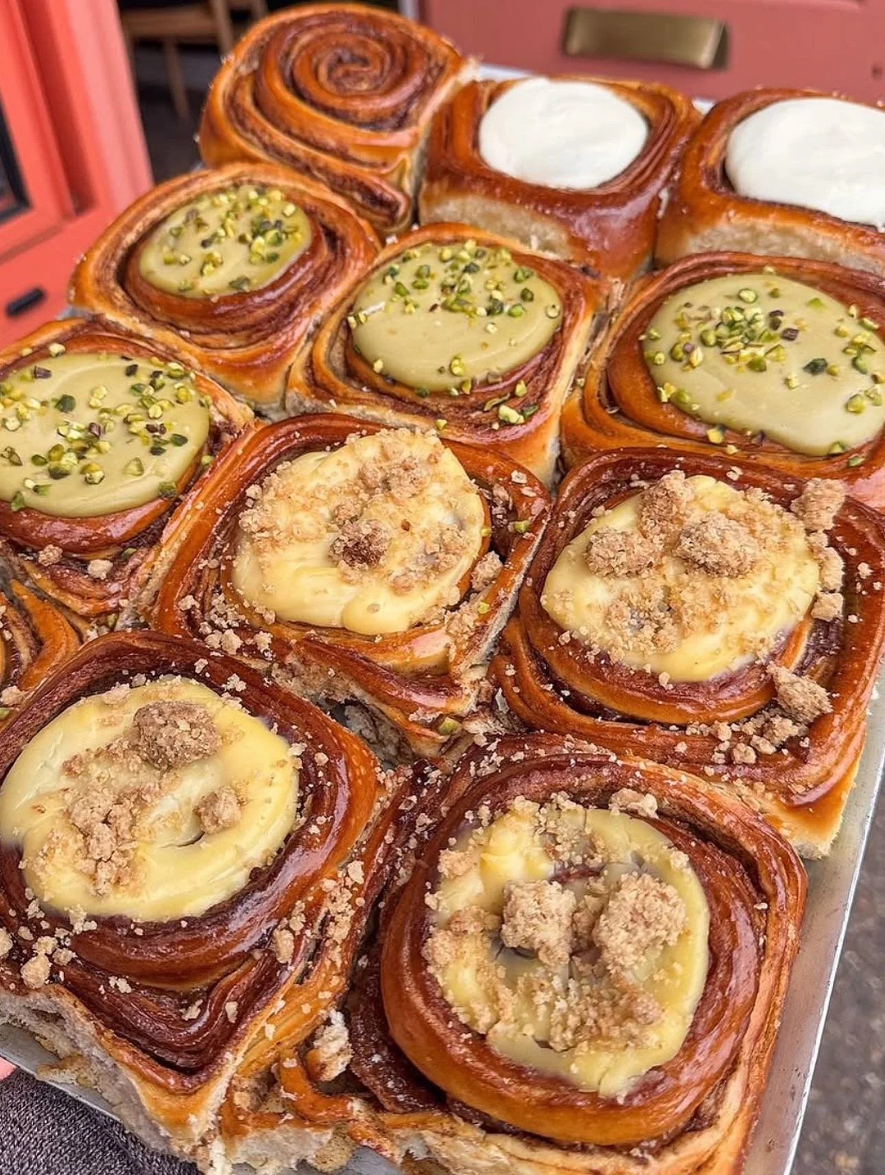 Autumn is in the air in London… πβ¨π° 
πΈ @boboandwild @faitmaison_boulangerie @tomtomcoffee