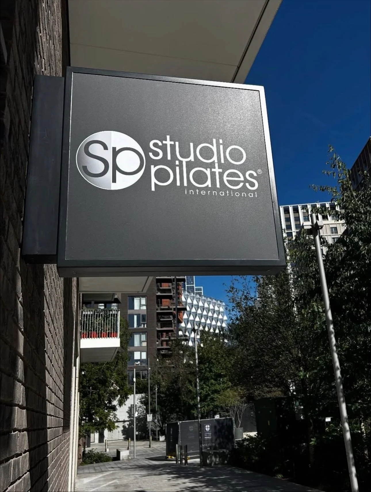 Congratulations to our friends at @studiopilates_nineelms who officially opened this week! ⚡️🧘 Make sure to pay the team a visit to experience the SP style, with transformative 40-minute Reformer Pilates workouts designed by Physiotherapists. 👏🏼

