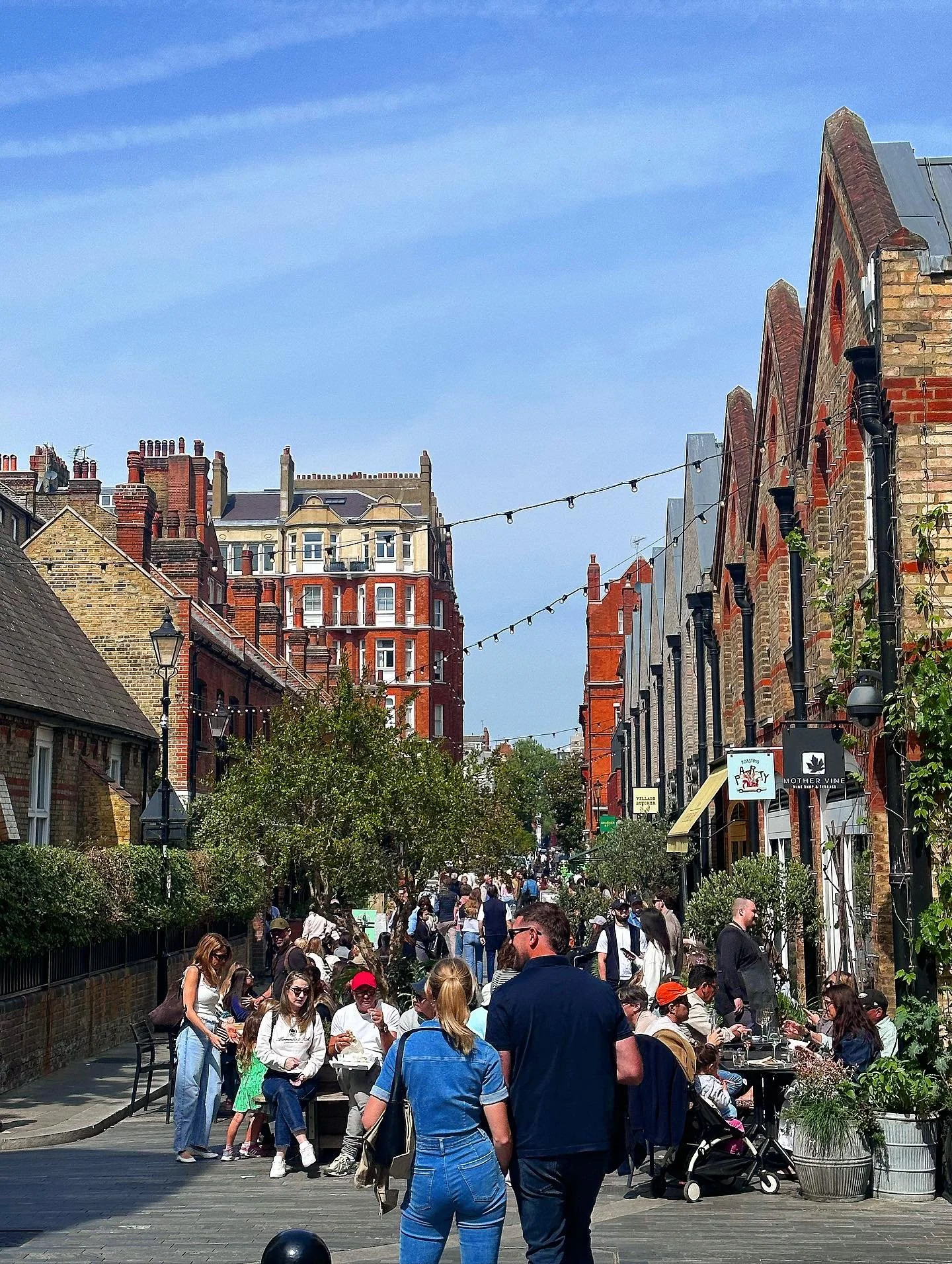 Spring in London never looked so good! ☀️🍴✨ Some of our favourite moments while the weather gets warmer&hellip; 

#london #londonrestaurant #londoncity #londonfoodie #londonblogger