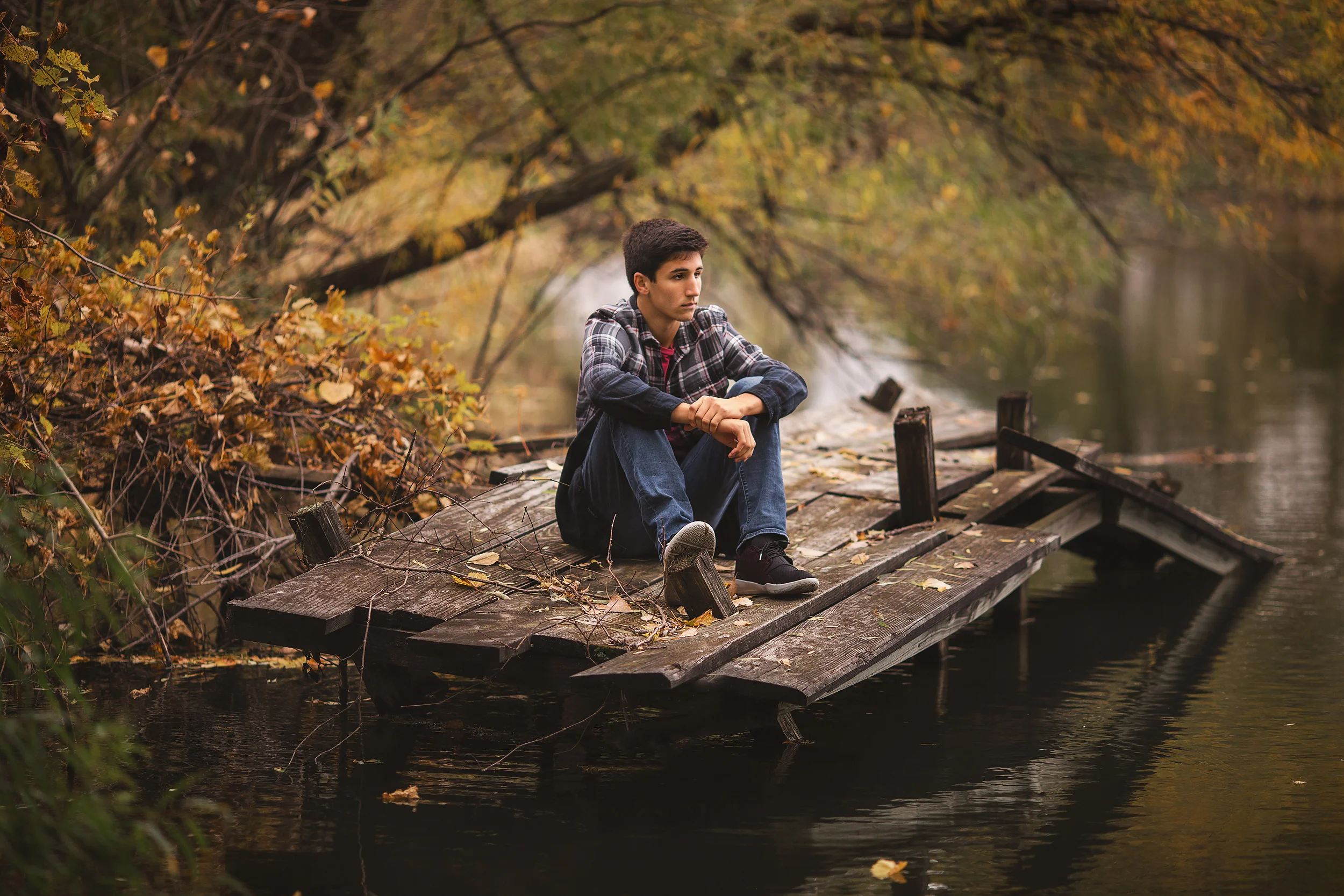 nature_senior_photos_guy_des Moines.jpg