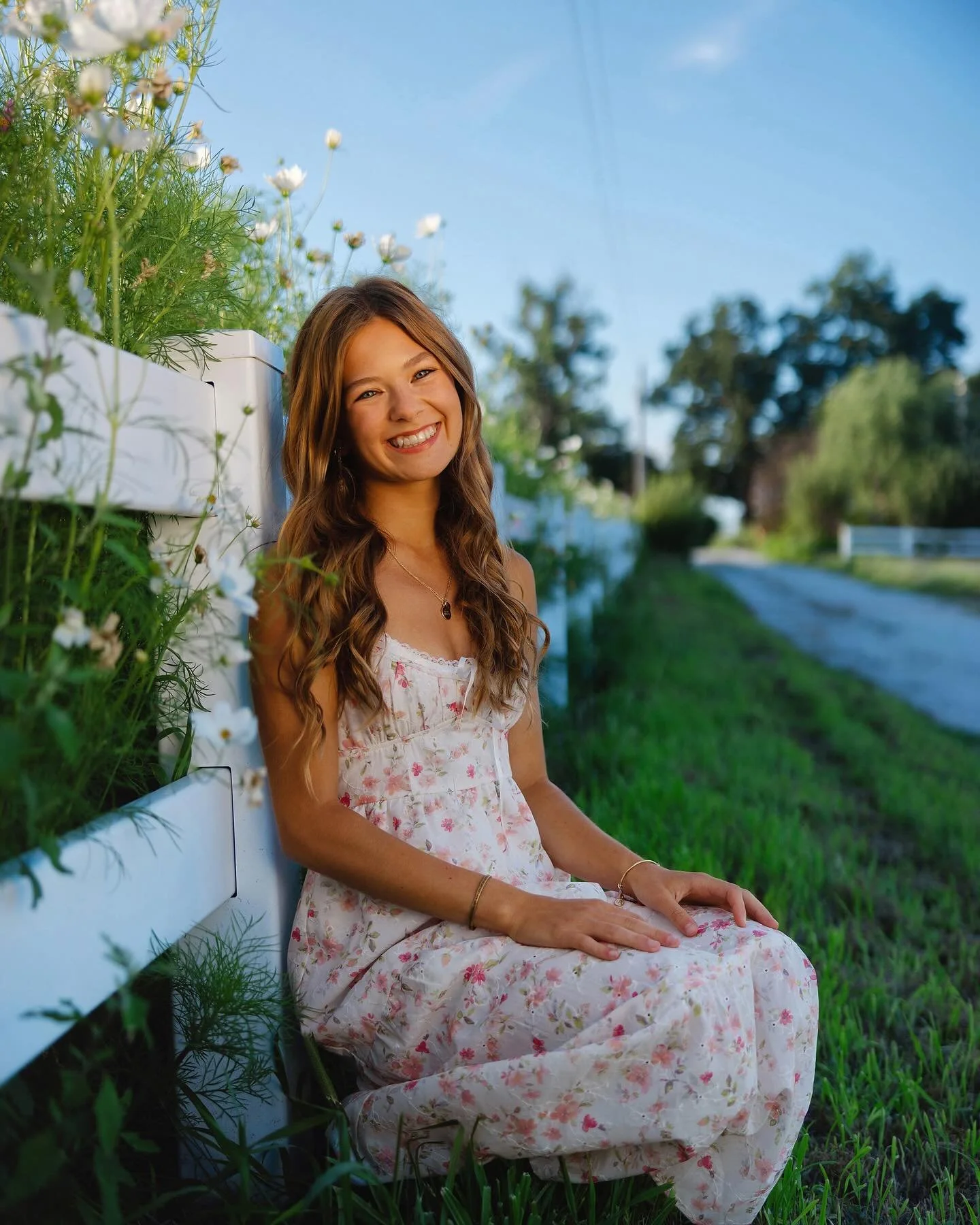 Magical evening with charlotte.mccoy11 at the most beautiful flower farm. Great place to end her senior session at sunset. @pepperharrow_ @jillvzphotography 🌸 #classof2026