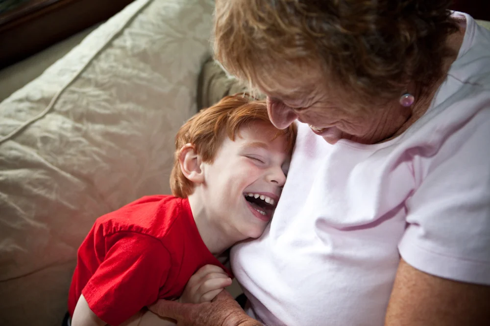 20110429_Asher_Ellie_gramma_0317.jpg
