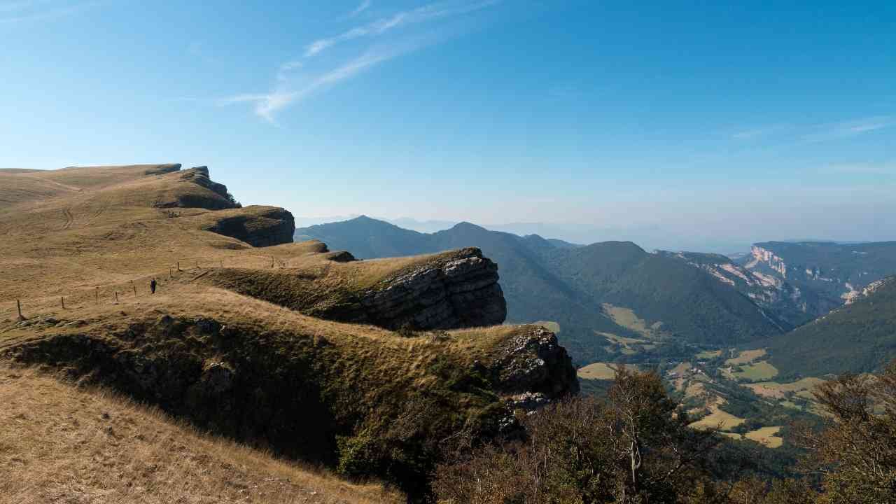 spring walking holiday panorama.jpg