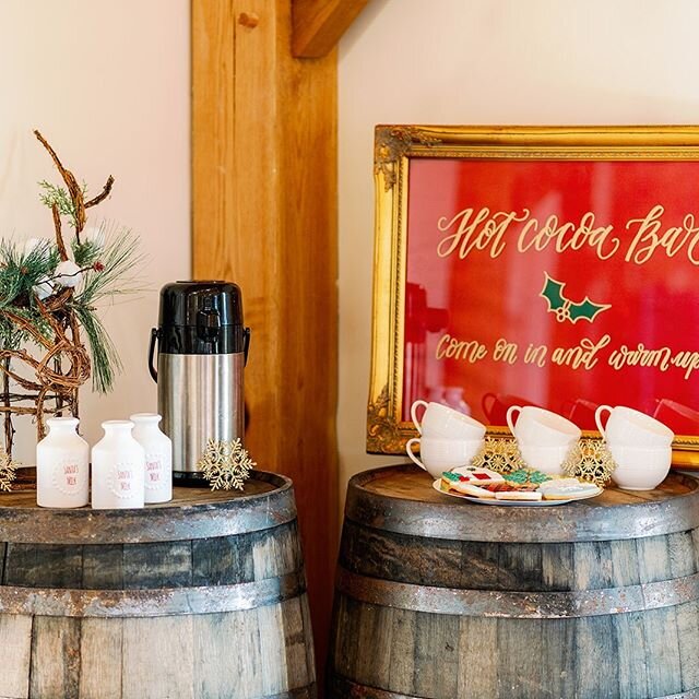 I bet the hot cocoa bar was the HOT spot at this Winchester wedding! ☕️ .
.
.
.
Photography: @jennifernolanphotography
Venue: @foxmeadowbarn 
Host: @dulcetothetouchphotography 
Decorator: @lucyludecor
Models: @z_sprussy @senn.Nathan
Makeup: @erinstas