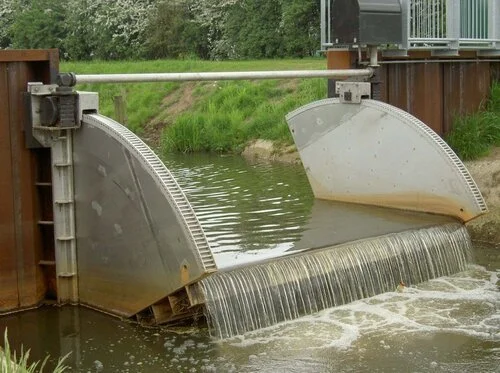 Tilting Weir