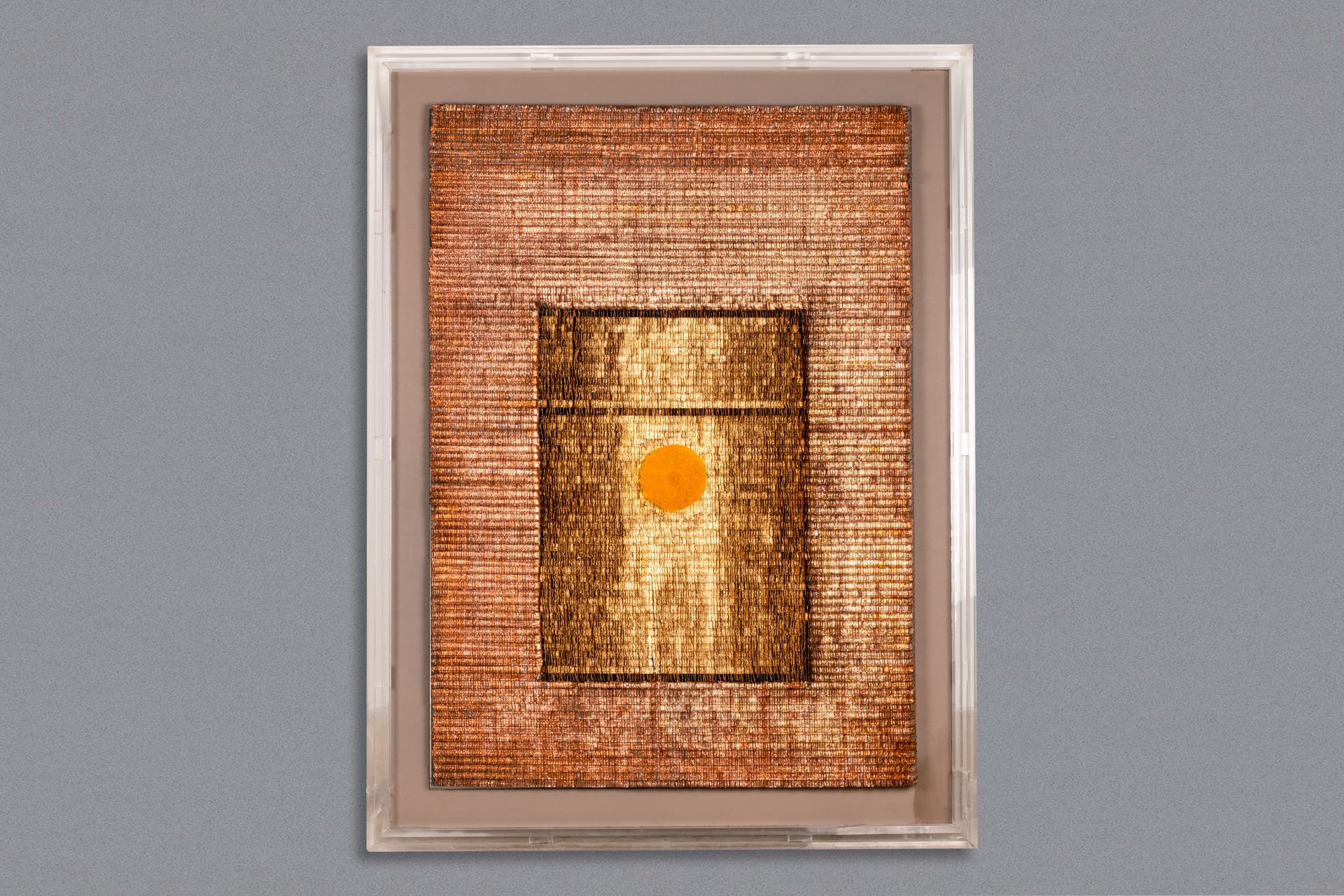 ATON , 2022 CUIVRE DE RECUPERATION, OR ET VERRE FUSIONNÉ / RECYCLED COPPER, GOLD AND FUSED RECYCLED GLASS 106 cm x 80 cm