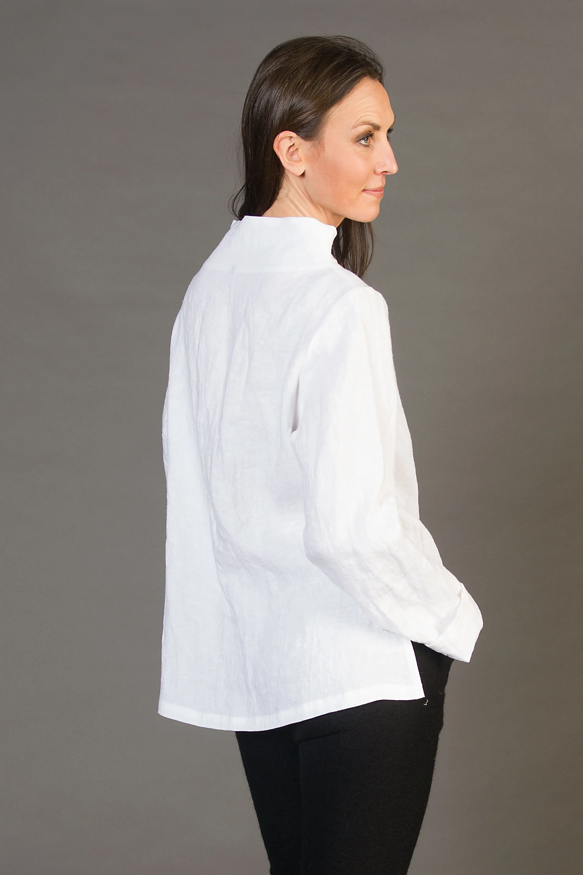 thelma_back_linen_snow_1.jpg