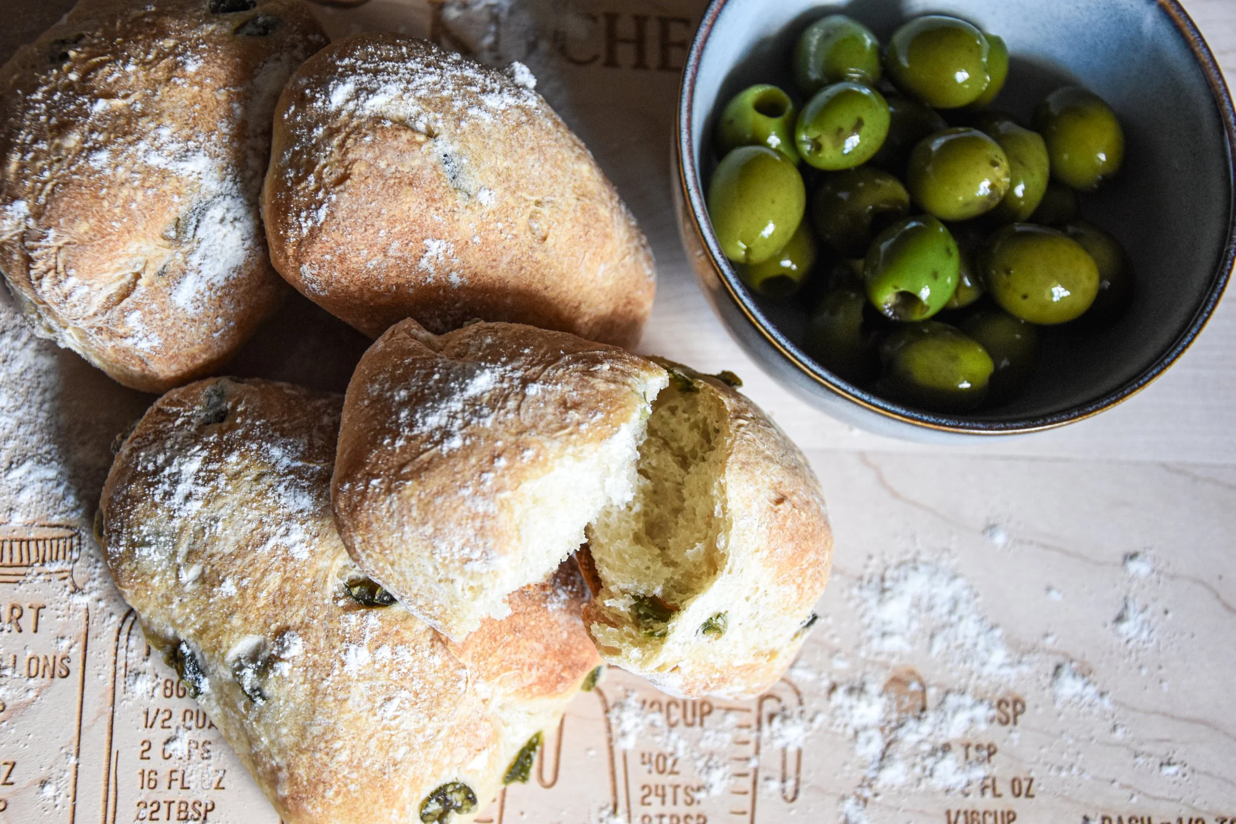 Oliven-Sandwichbrötchen