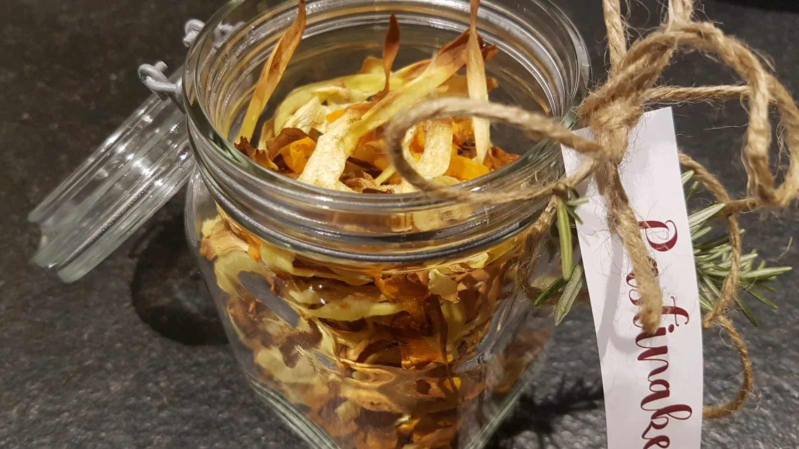 Parsnip chips - Pastinakenchips