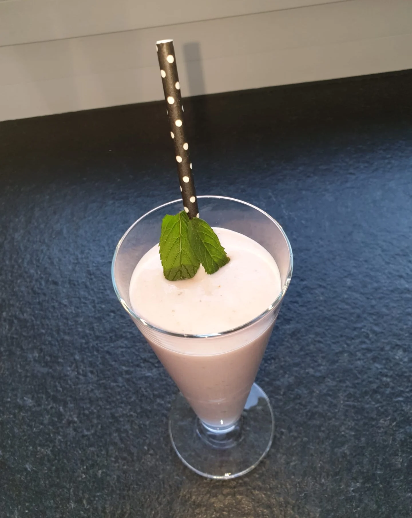 Strawberry-Banana-Shake / Erdbeer-Bananenshake