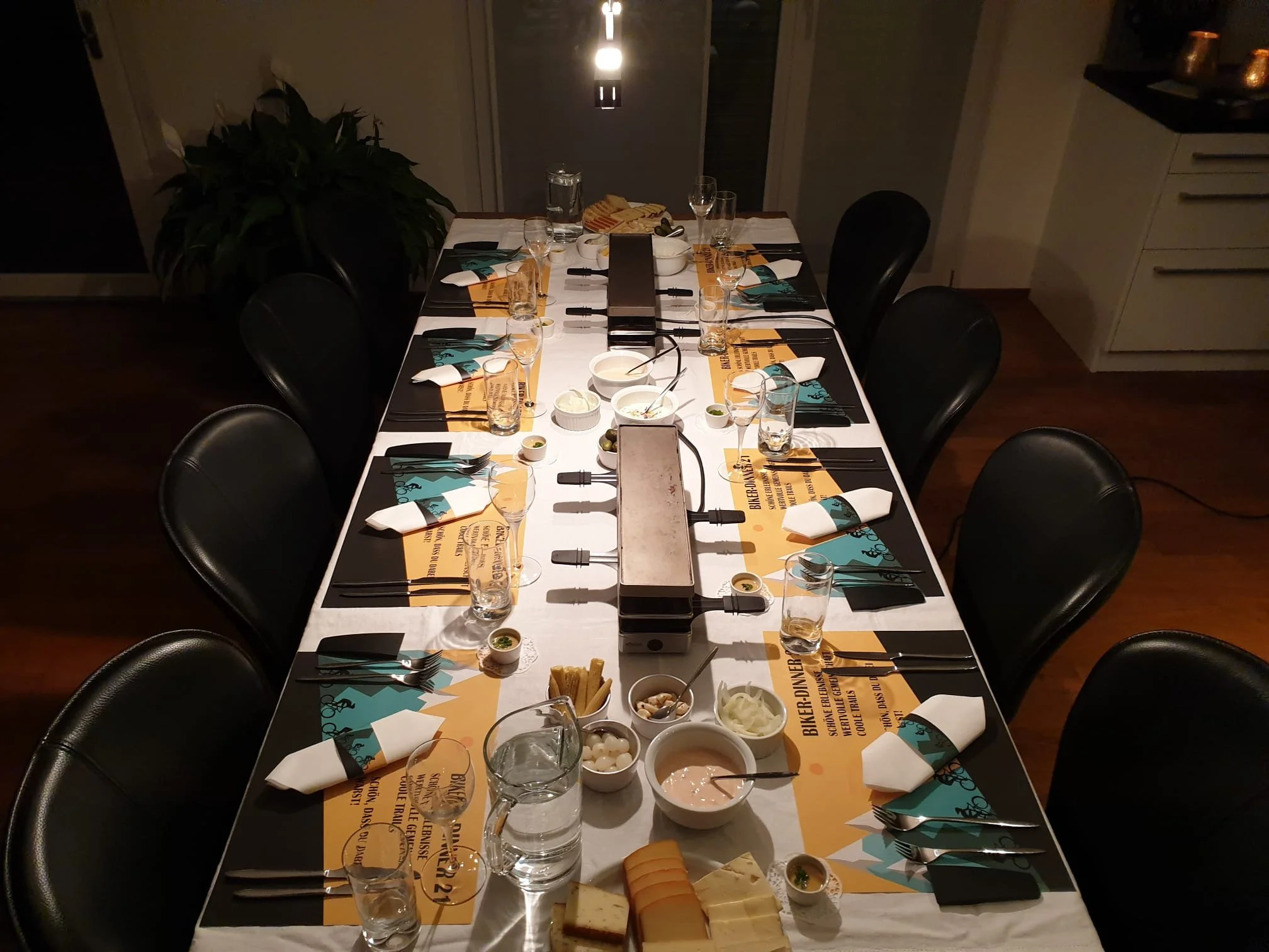 Raclette und Tischdeko für Männerabend