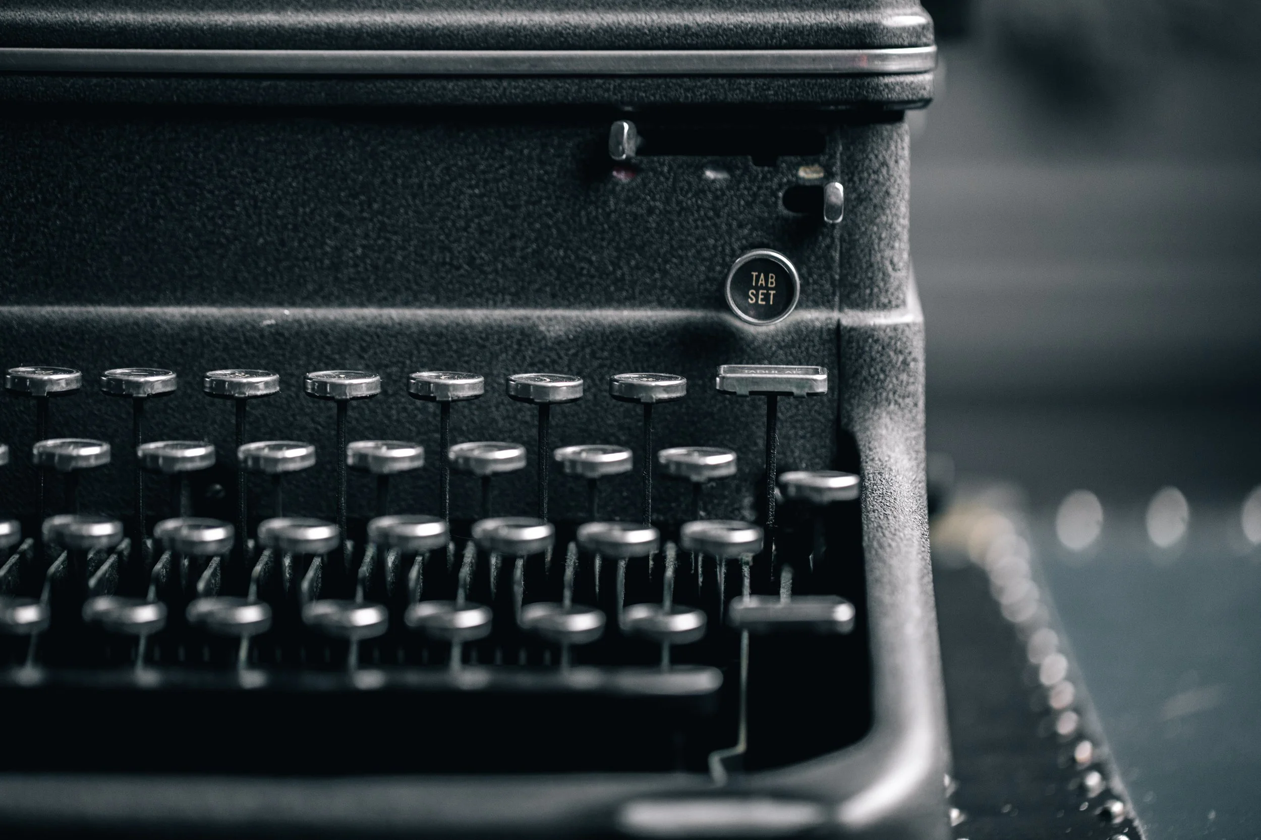 heavy-antique-typewriter_4460x4460.jpg