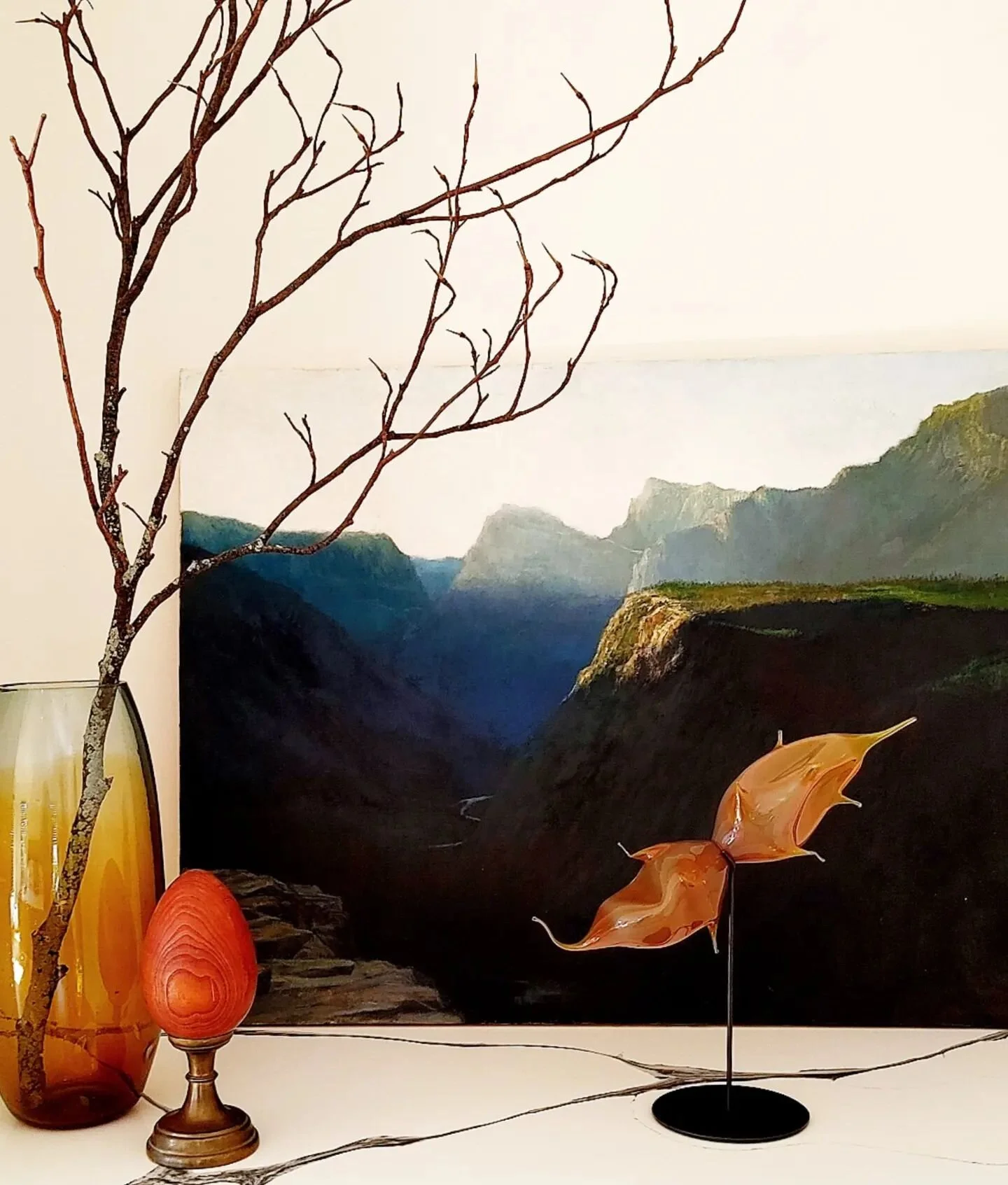 Neuron #48 found a home.

The painting is by Chi-Kit Kwong, another CCAD almuni.

#columbusohio #artistsoninstagram #interiordesign #contemporaryart