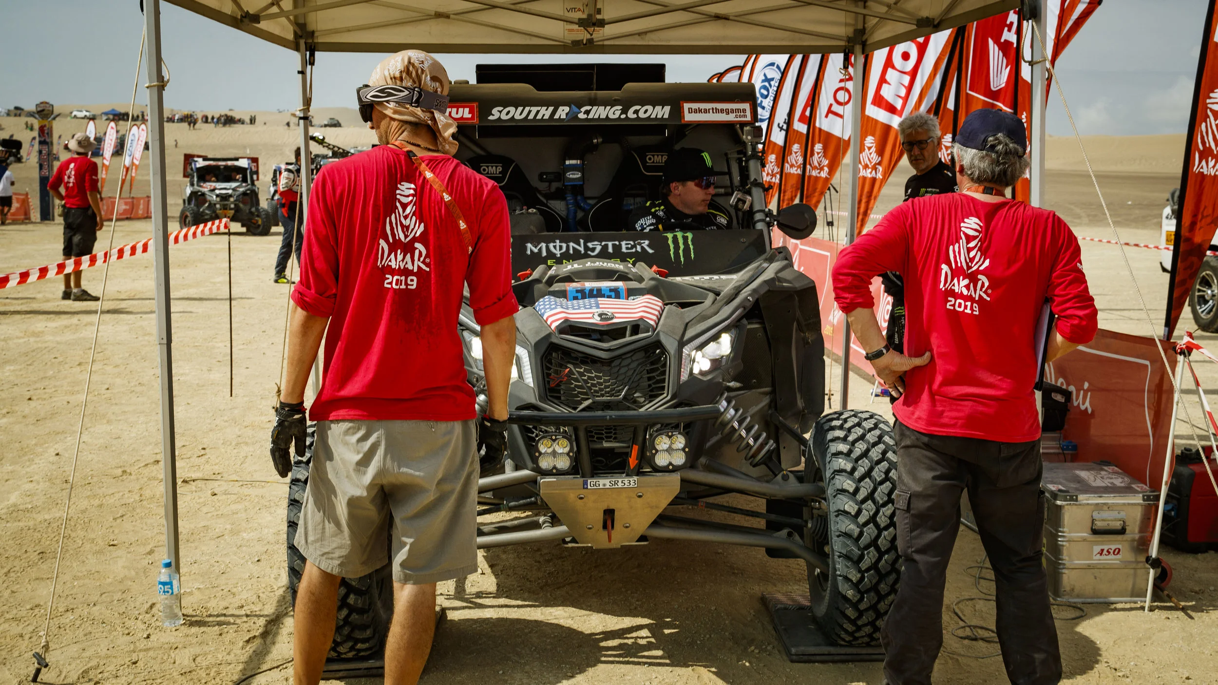 CaseyCurrie_Dakar_PiscoPeru_Stage1_CanAm_16X9_002.jpg