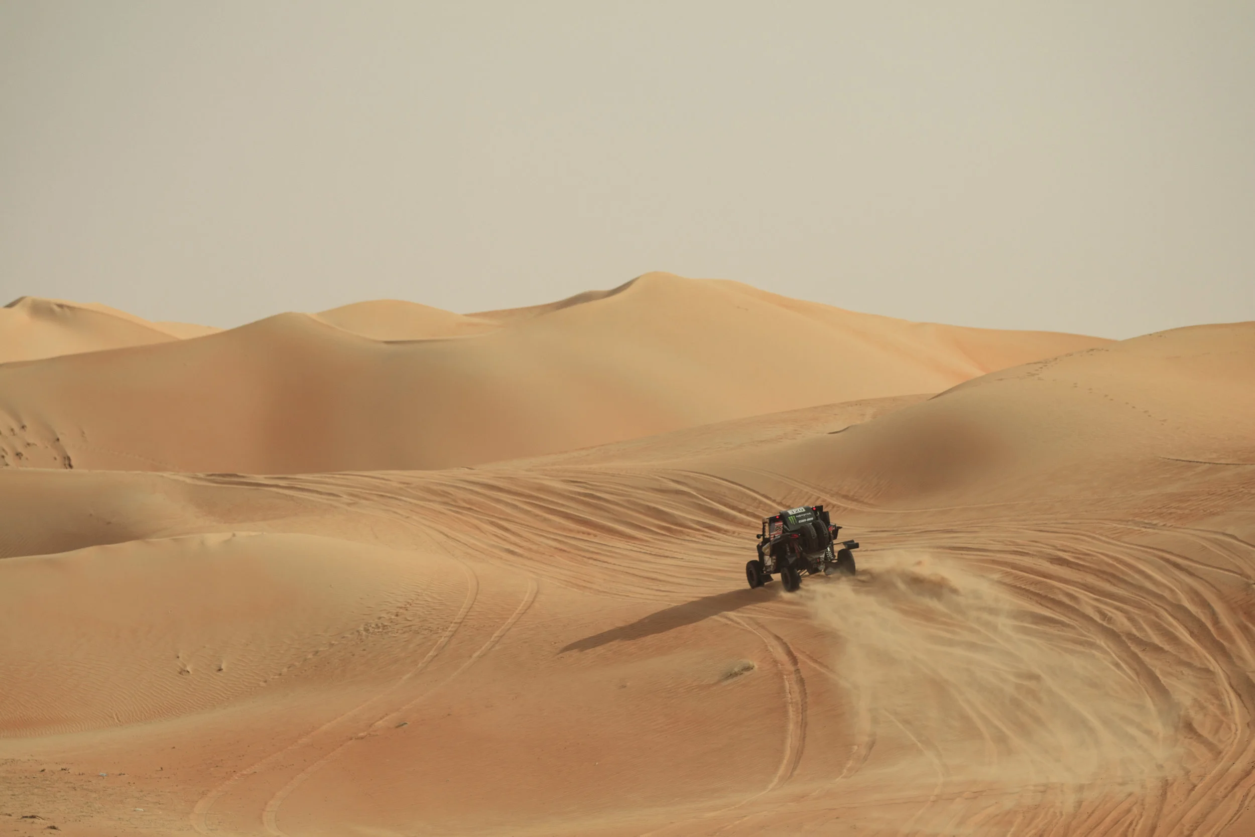 CaseyCurrie_AbuDhabiDesertChallenge_Rally_Stage5_Can-Am_008.jpg