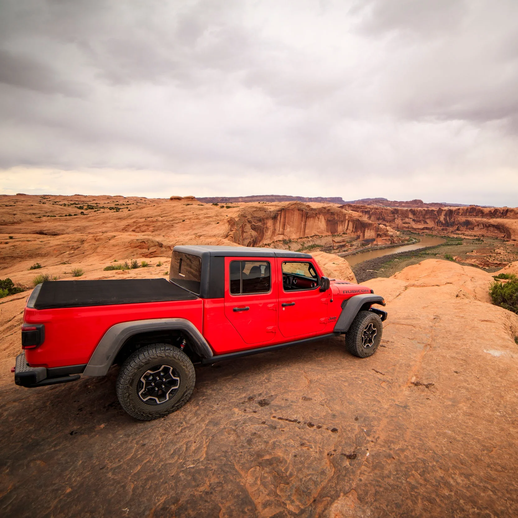 FIRST LOOK AT BRAND NEW JEEP GLADIATOR