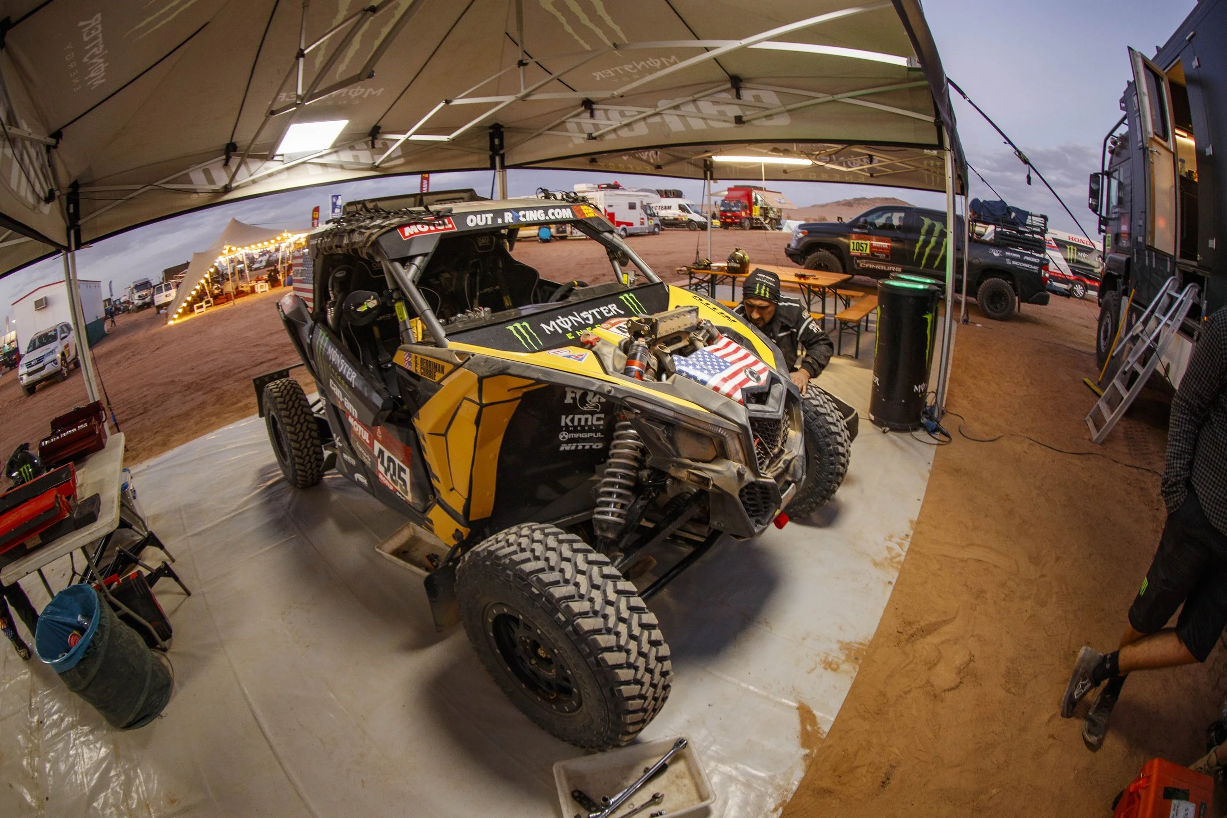 1_9_CaseyCurrie_Dakar2020_Stage5_AlUlatoHail_FullSize_014.jpg