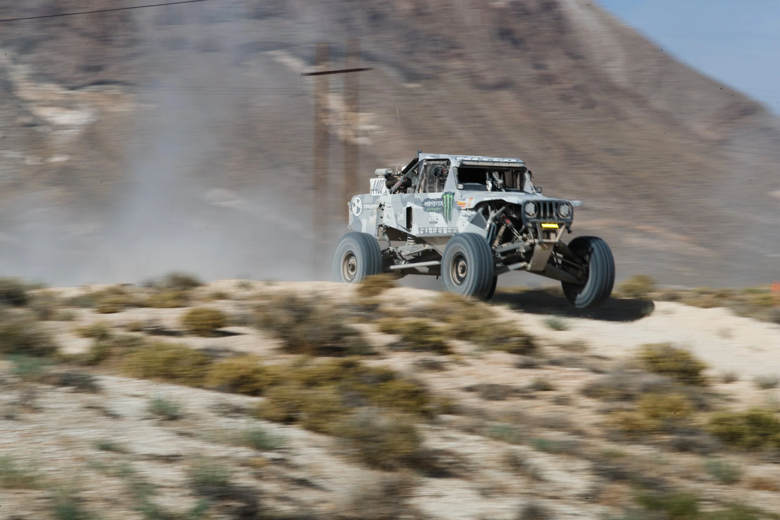 8_14_CaseyCurrie_Vegas2Reno_TrophyJeep_NoCrop_001.jpg
