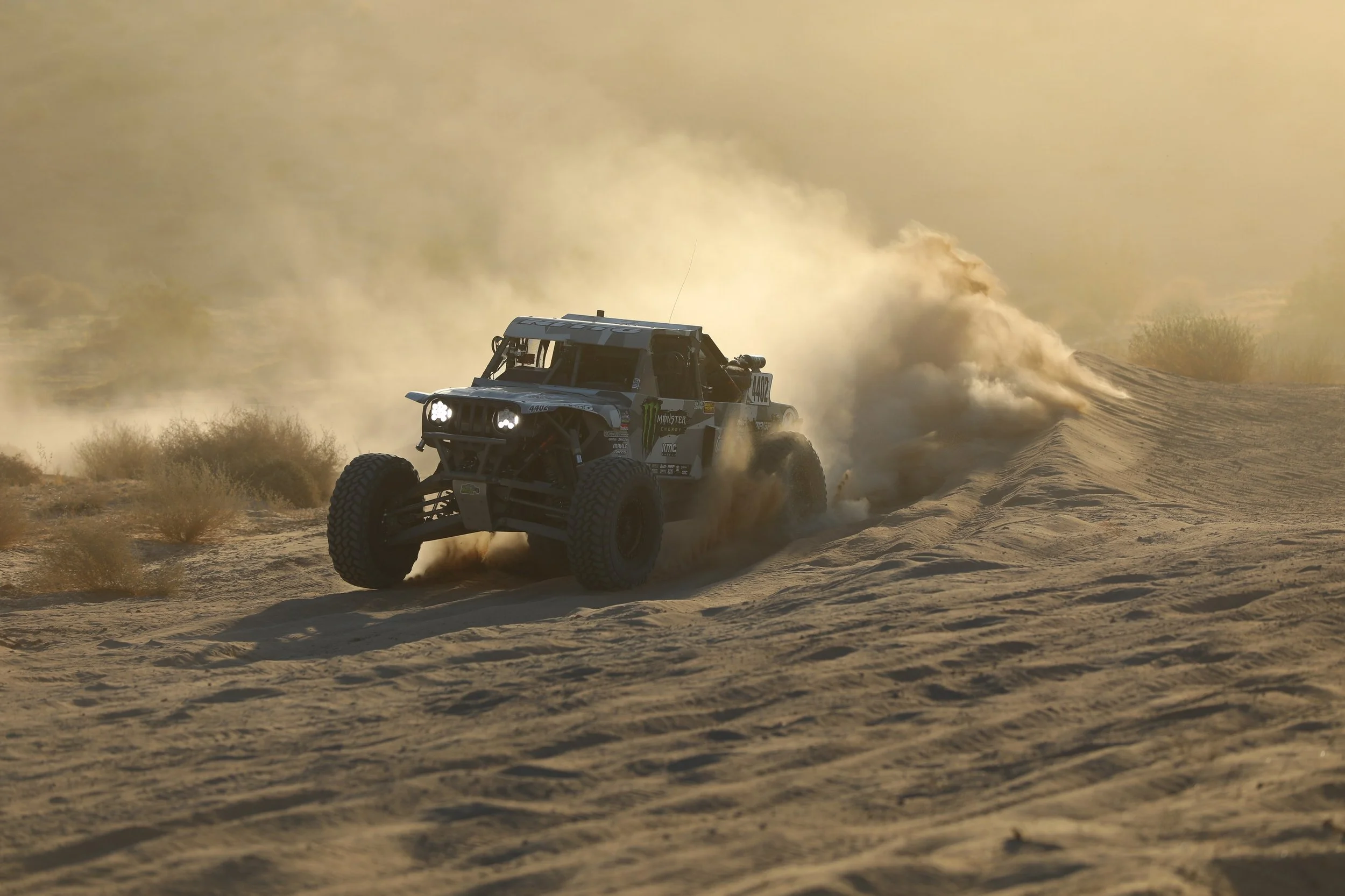 10_23_CaseyCurrie_BlueWaterDesertChallenge_ParkerAZ_TrophyJeep_NoCrop_004.jpg