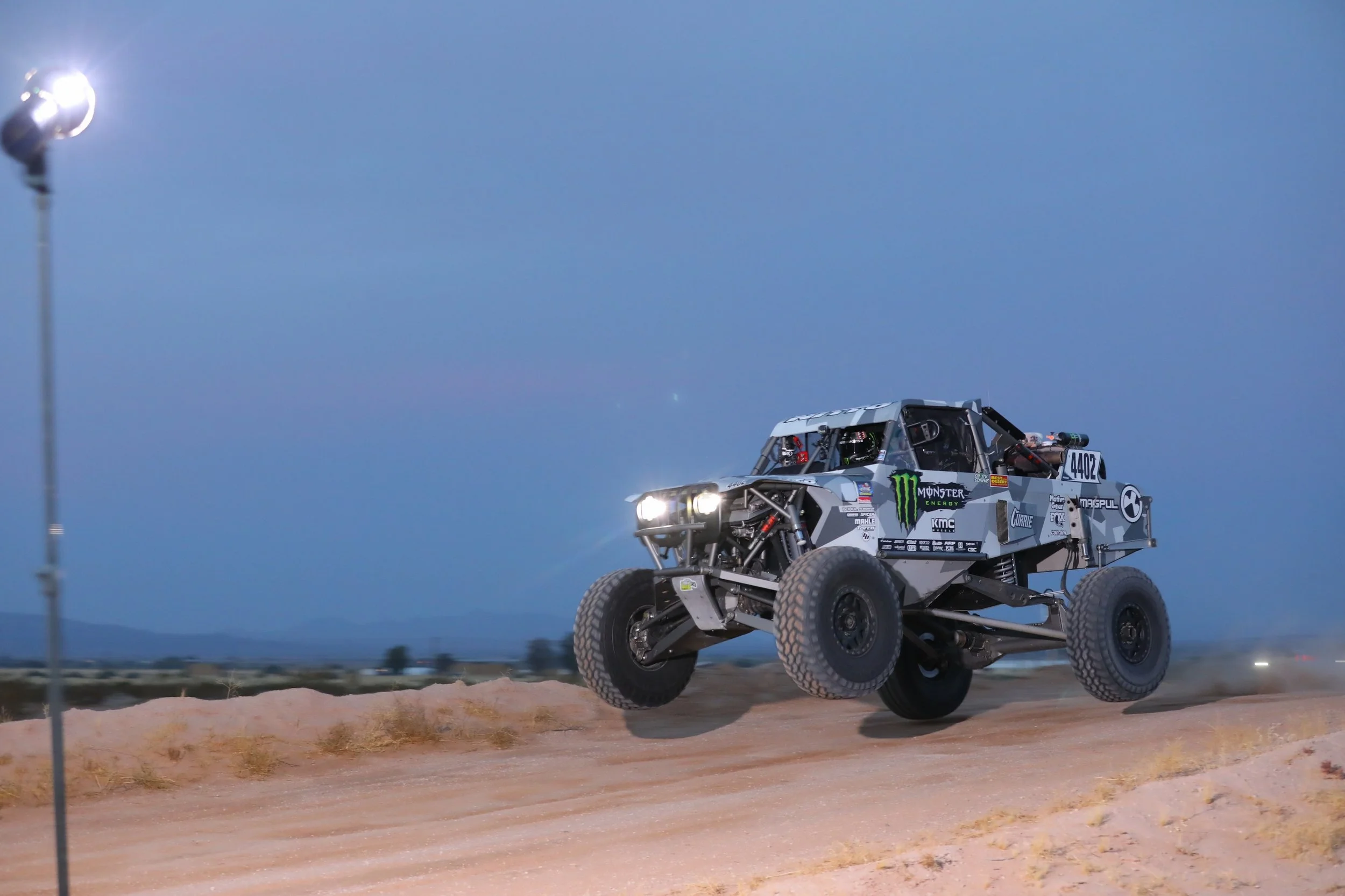 10_23_CaseyCurrie_BlueWaterDesertChallenge_ParkerAZ_TrophyJeep_NoCrop_012.jpg