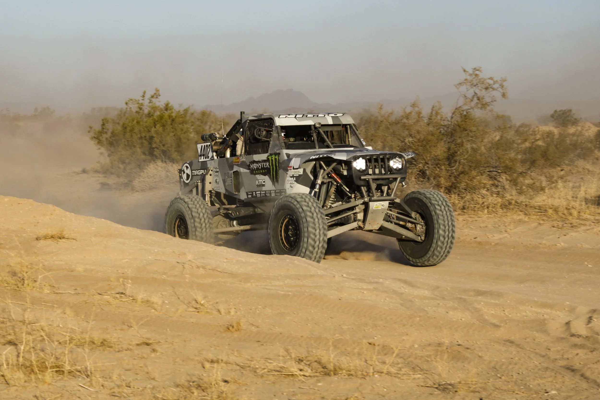 10_23_CaseyCurrie_BlueWaterDesertChallenge_ParkerAZ_TrophyJeep_NoCrop_029.jpg
