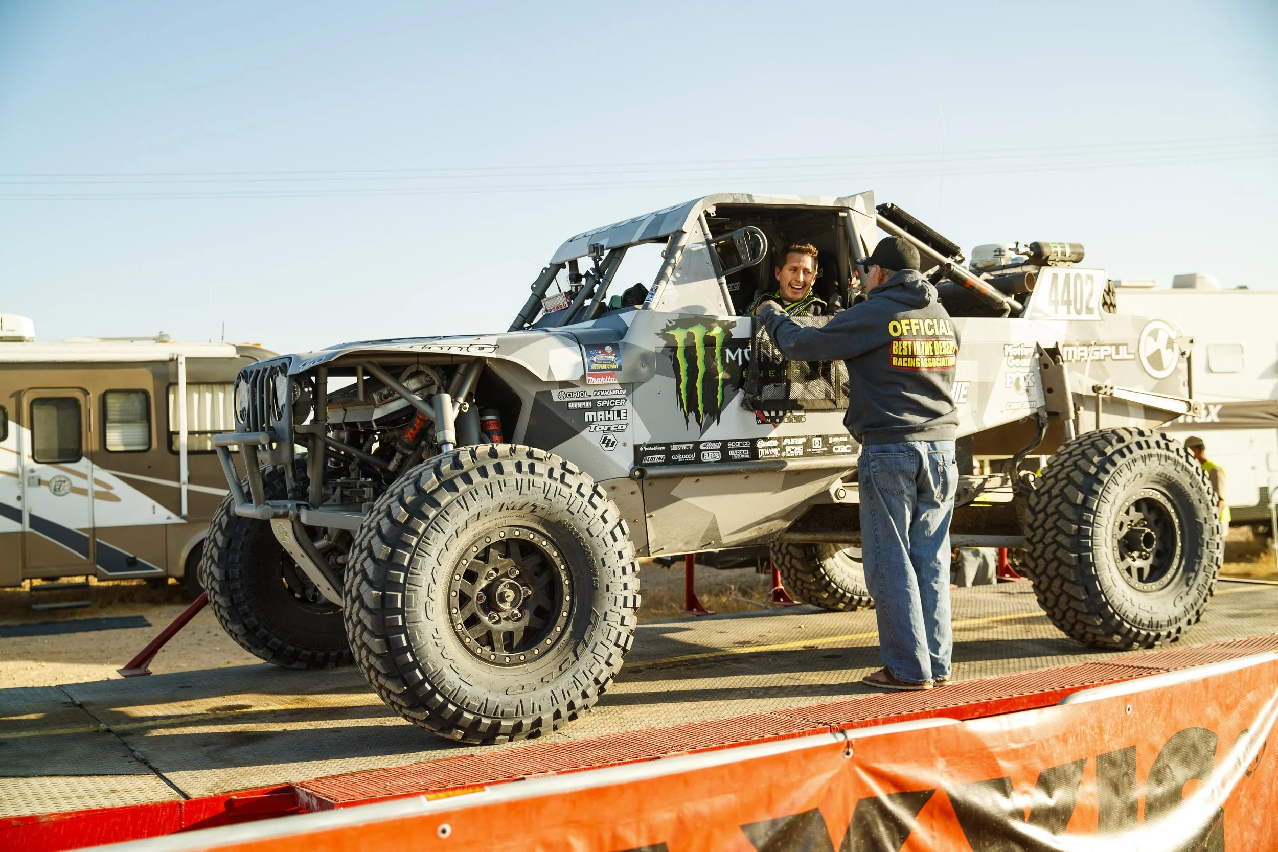 10_23_CaseyCurrie_BlueWaterDesertChallenge_ParkerAZ_TrophyJeep_NoCrop_033.jpg