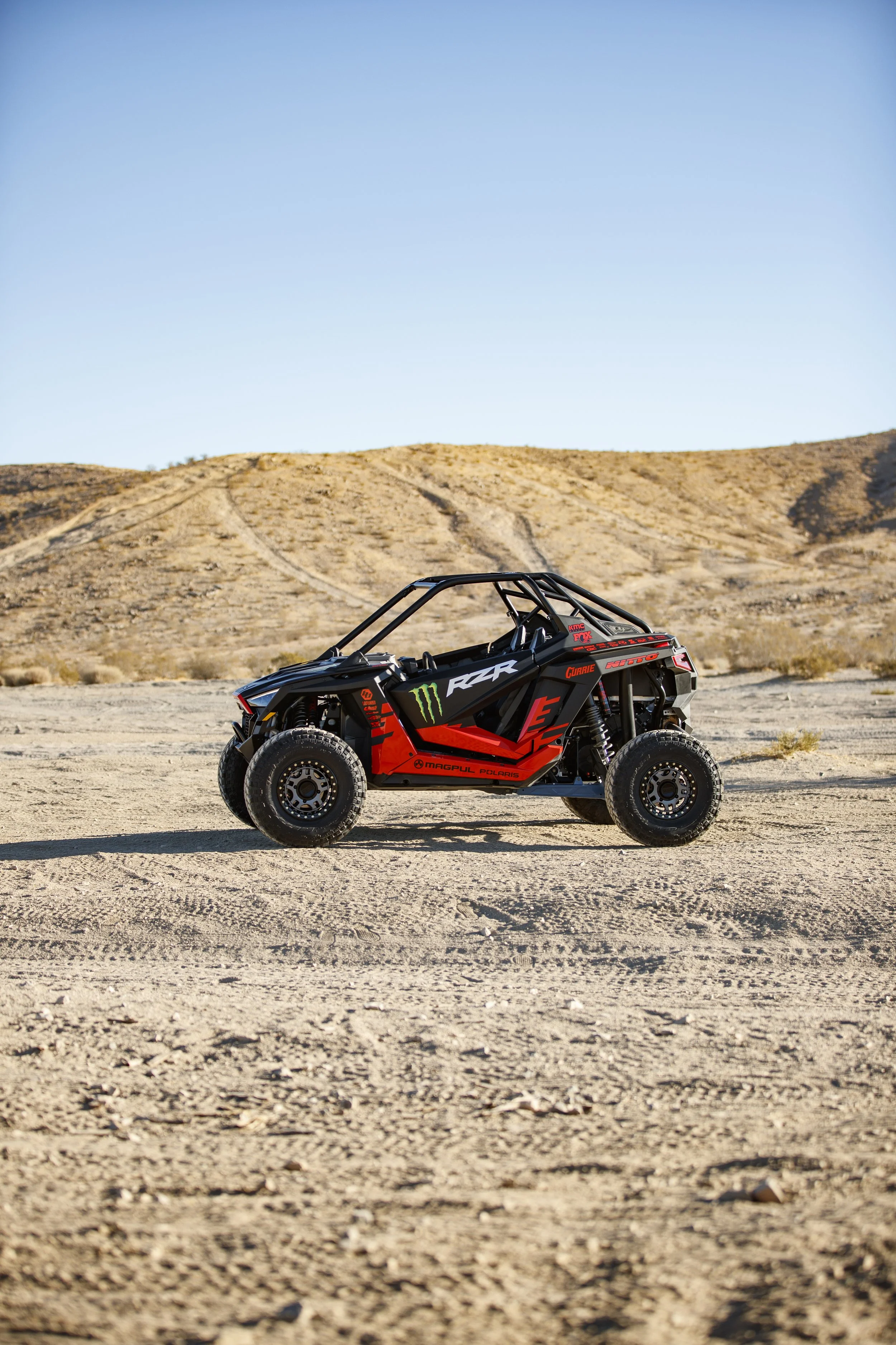 12_19_CaseyCurrie_PolarisRZR_Unveil_DesertPhotos_NoCrop_002.jpg