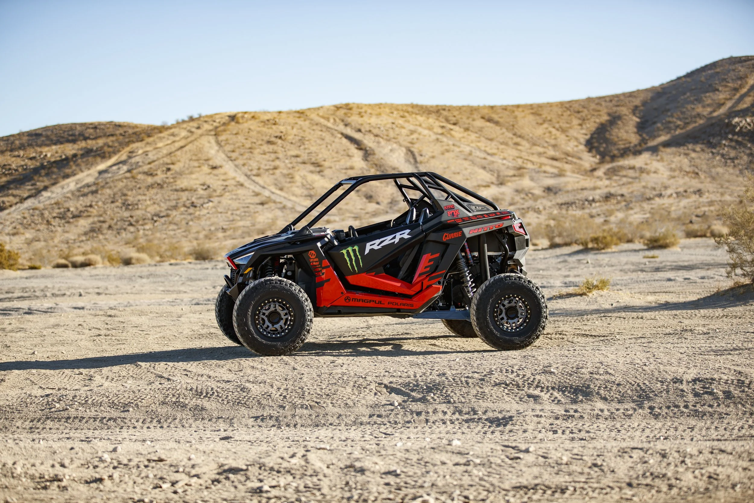 12_19_CaseyCurrie_PolarisRZR_Unveil_DesertPhotos_NoCrop_001.jpg