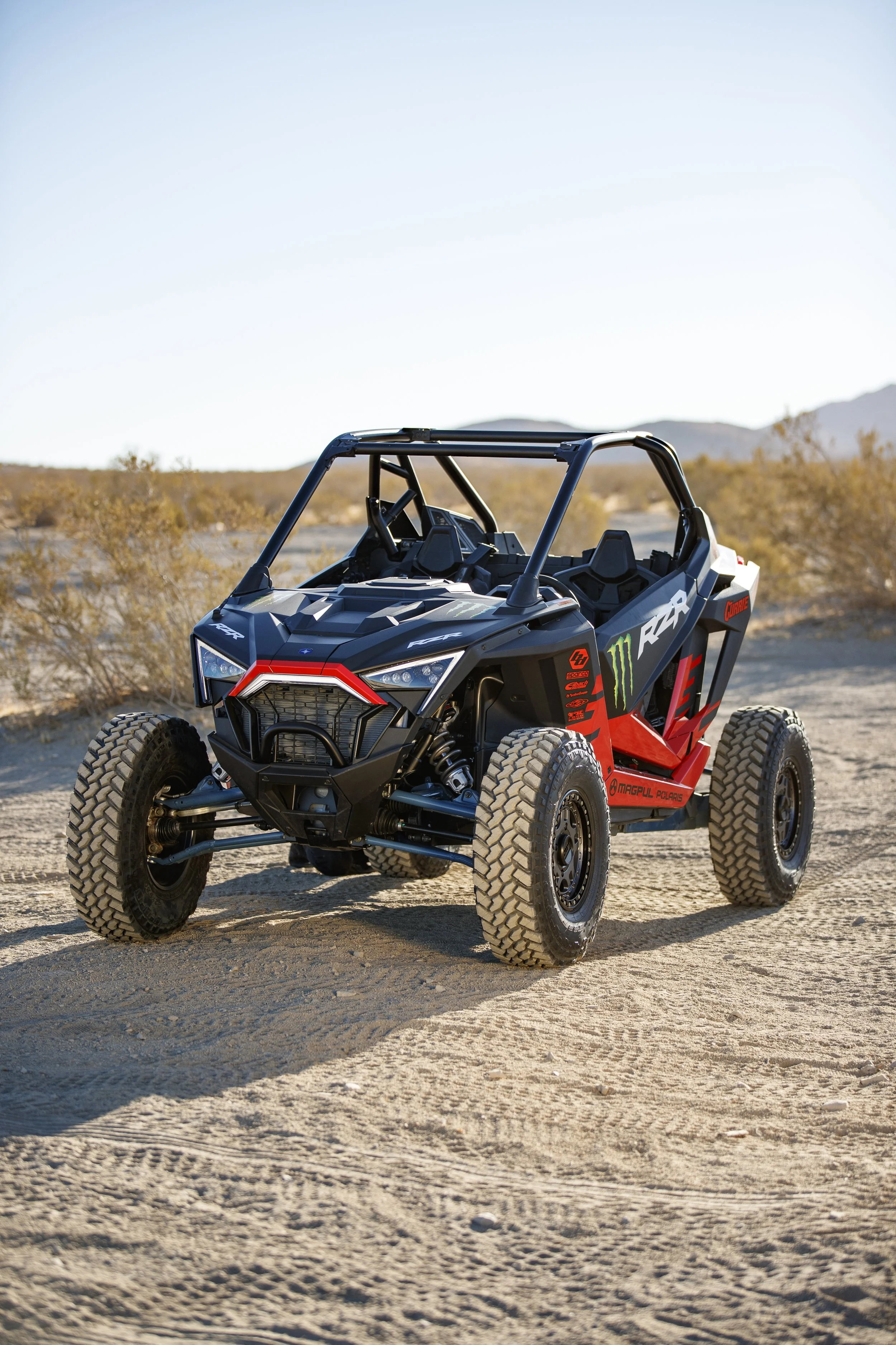 12_19_CaseyCurrie_PolarisRZR_Unveil_DesertPhotos_NoCrop_003.jpg