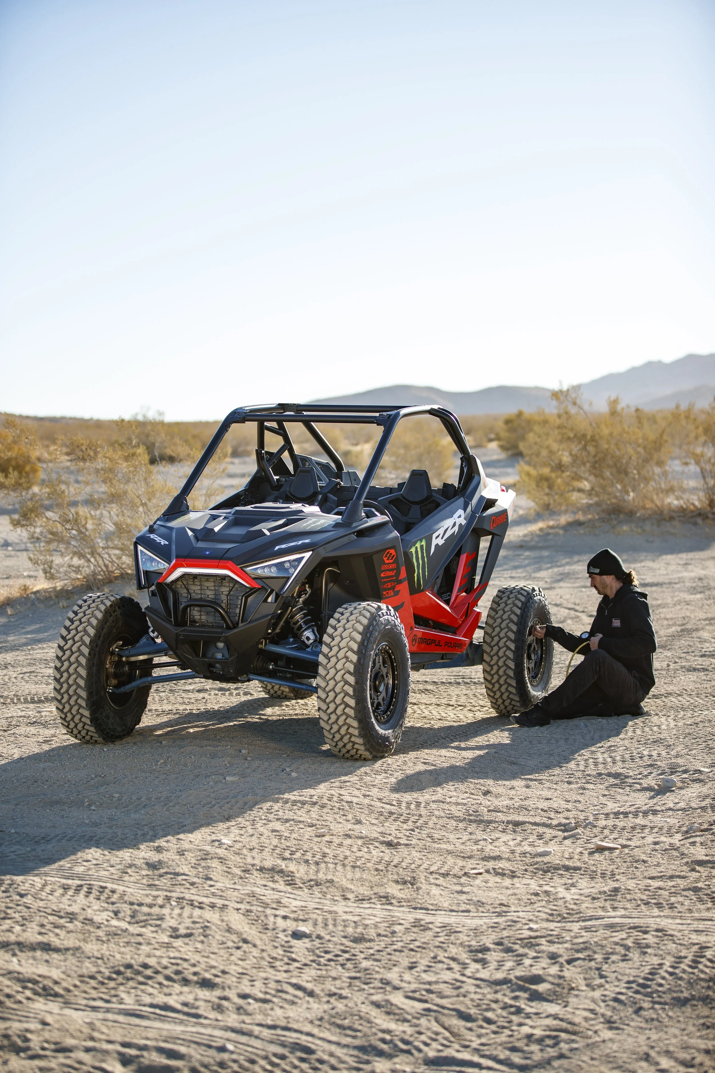 12_19_CaseyCurrie_PolarisRZR_Unveil_DesertPhotos_NoCrop_004.jpg