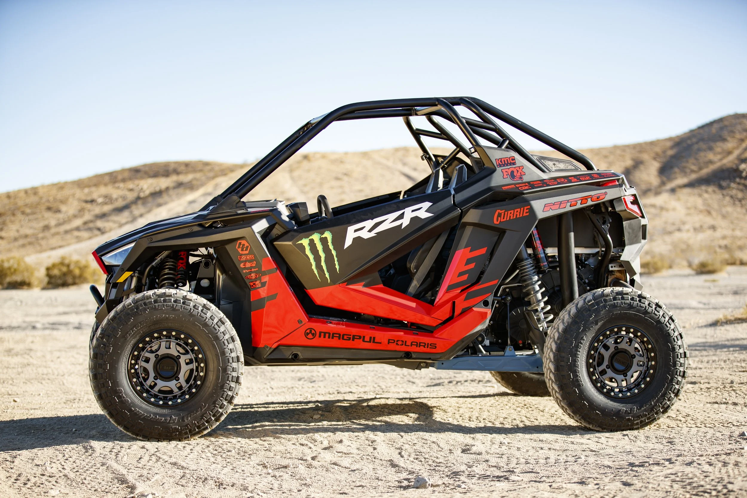 12_19_CaseyCurrie_PolarisRZR_Unveil_DesertPhotos_NoCrop_012.jpg