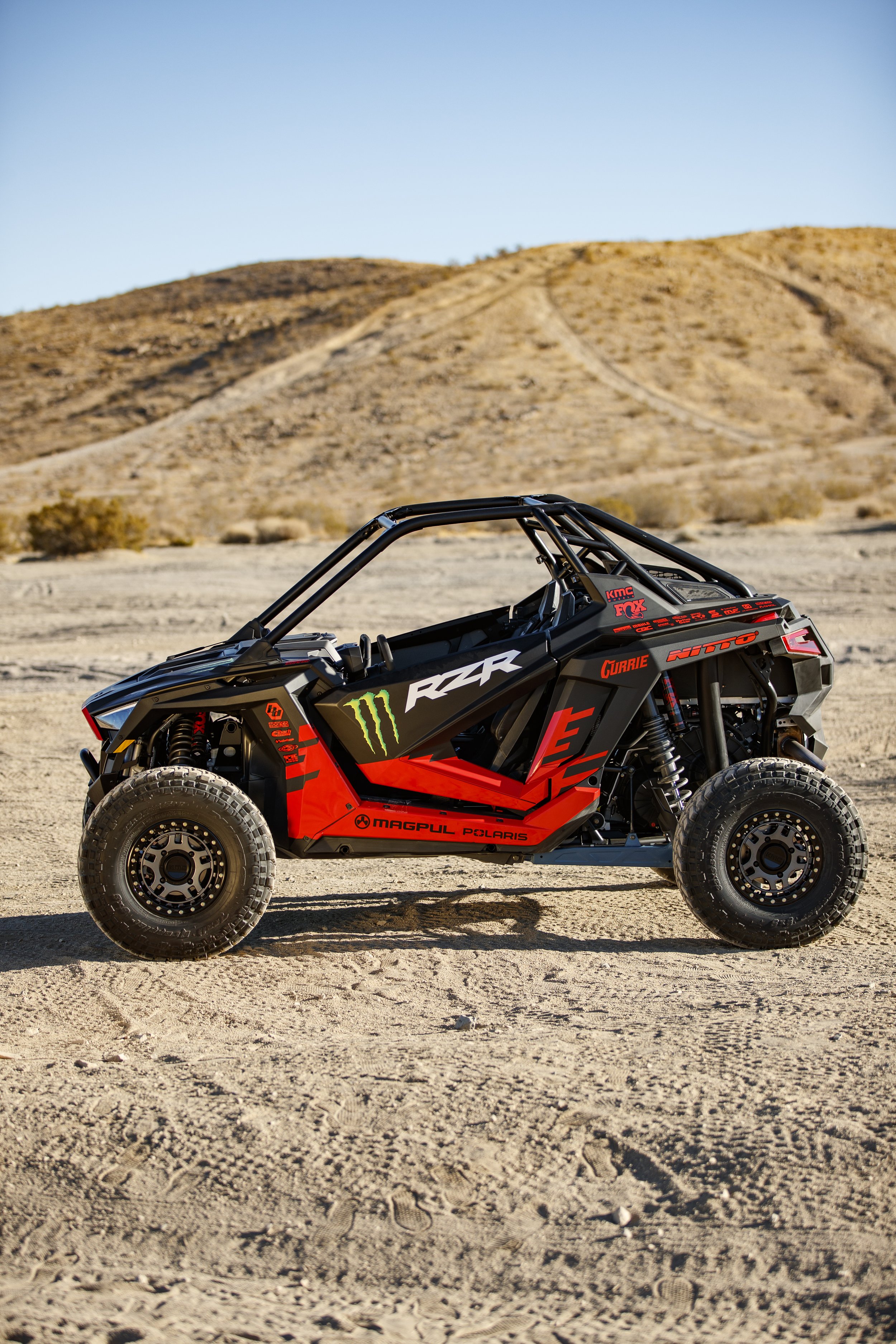12_19_CaseyCurrie_PolarisRZR_Unveil_DesertPhotos_NoCrop_014.jpg