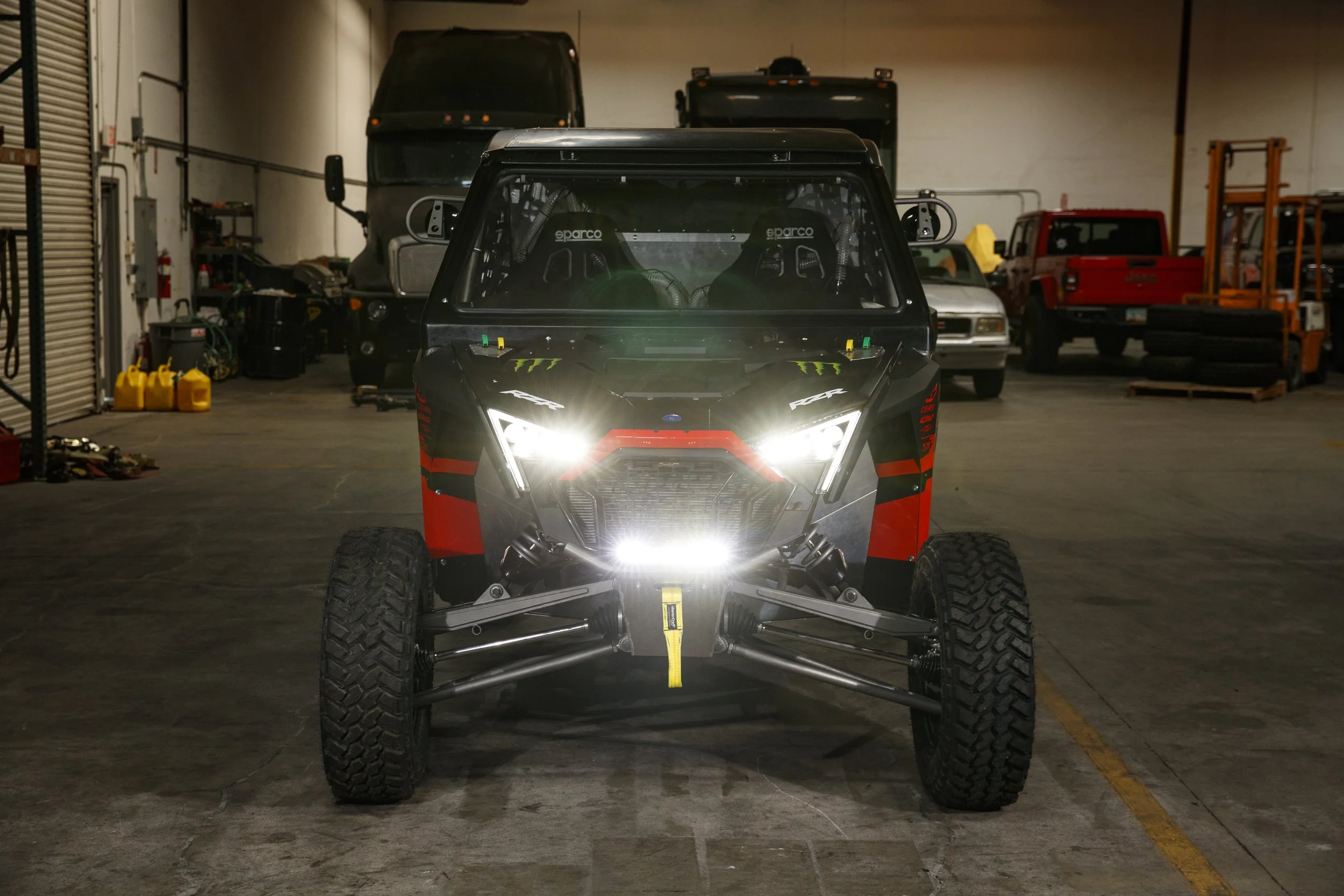 1_7_CaseyCurrie_DakarRZR_NoCrop_010.jpg
