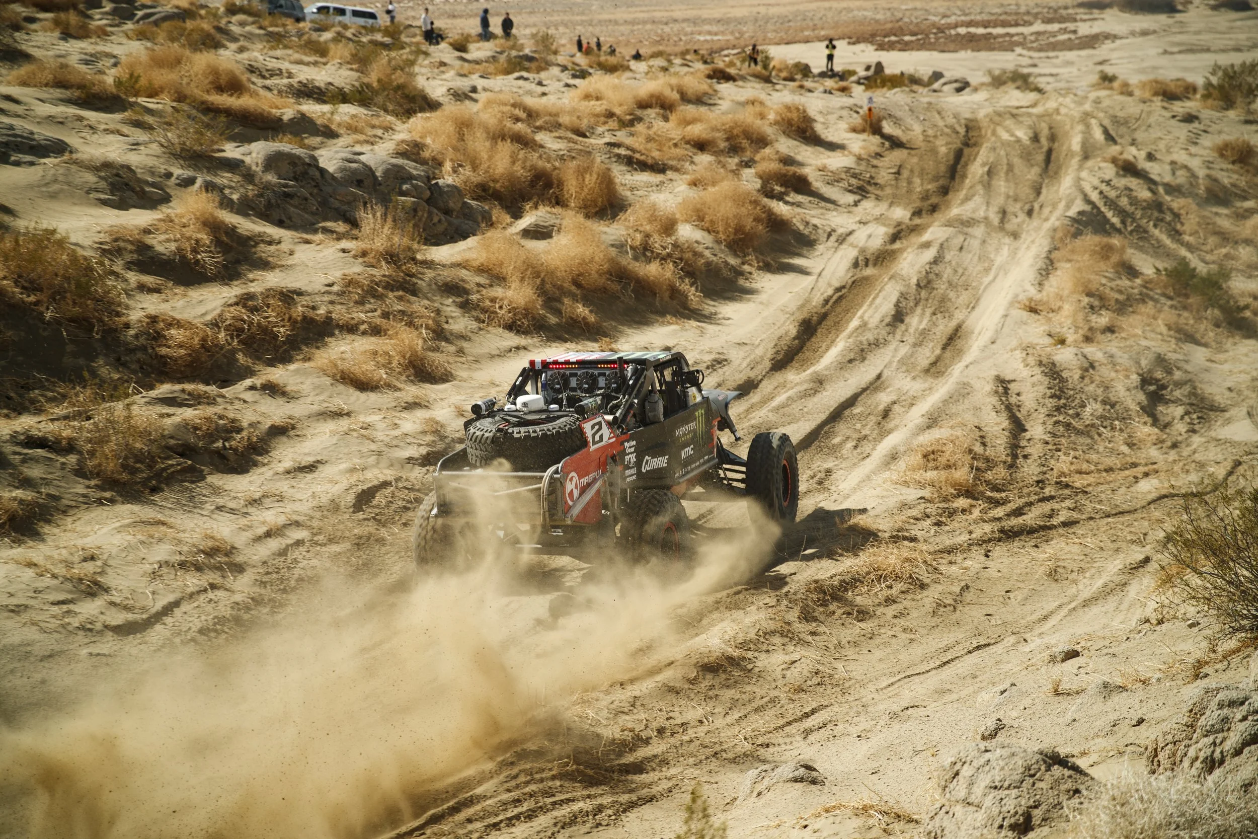 1_31_CaseyCurrie_KingOfHammers_DesertRace_TrophyJeep_NoCrop_004.jpg