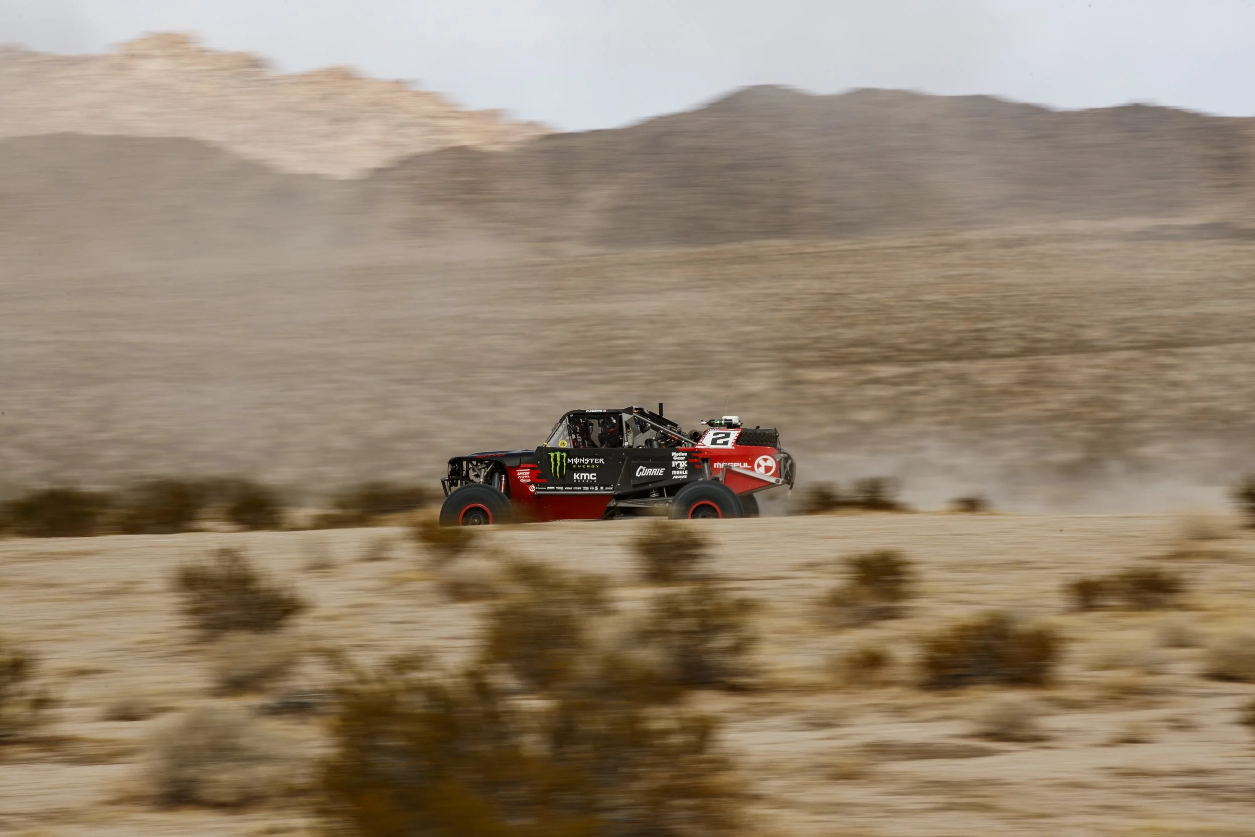 1_31_CaseyCurrie_KingOfHammers_DesertRace_TrophyJeep_NoCrop_008.jpg
