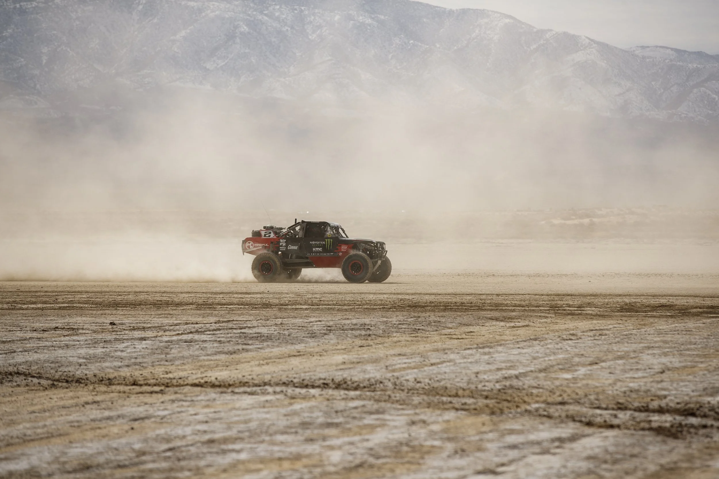 1_31_CaseyCurrie_KingOfHammers_DesertRace_TrophyJeep_NoCrop_009.jpg
