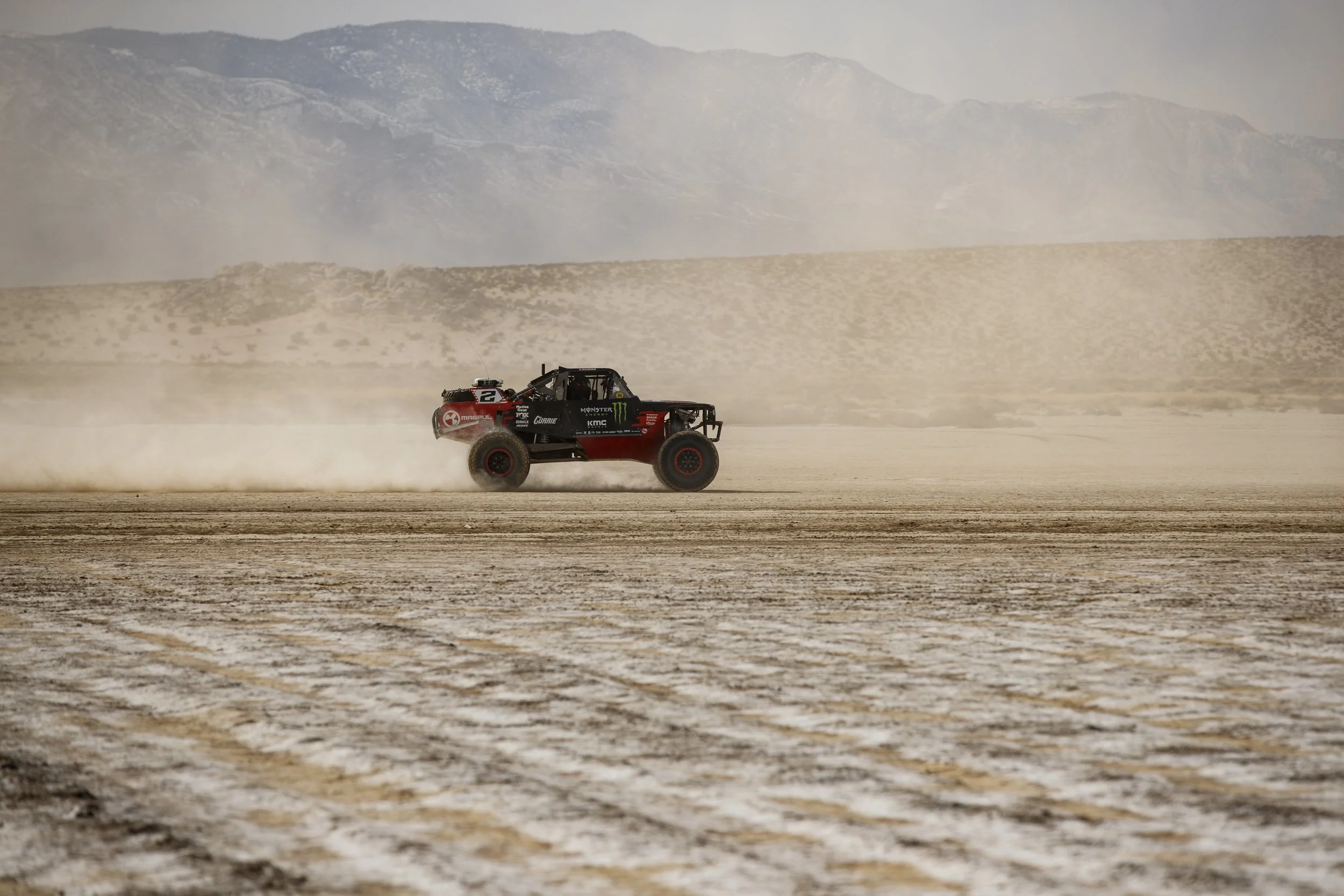 1_31_CaseyCurrie_KingOfHammers_DesertRace_TrophyJeep_NoCrop_010.jpg