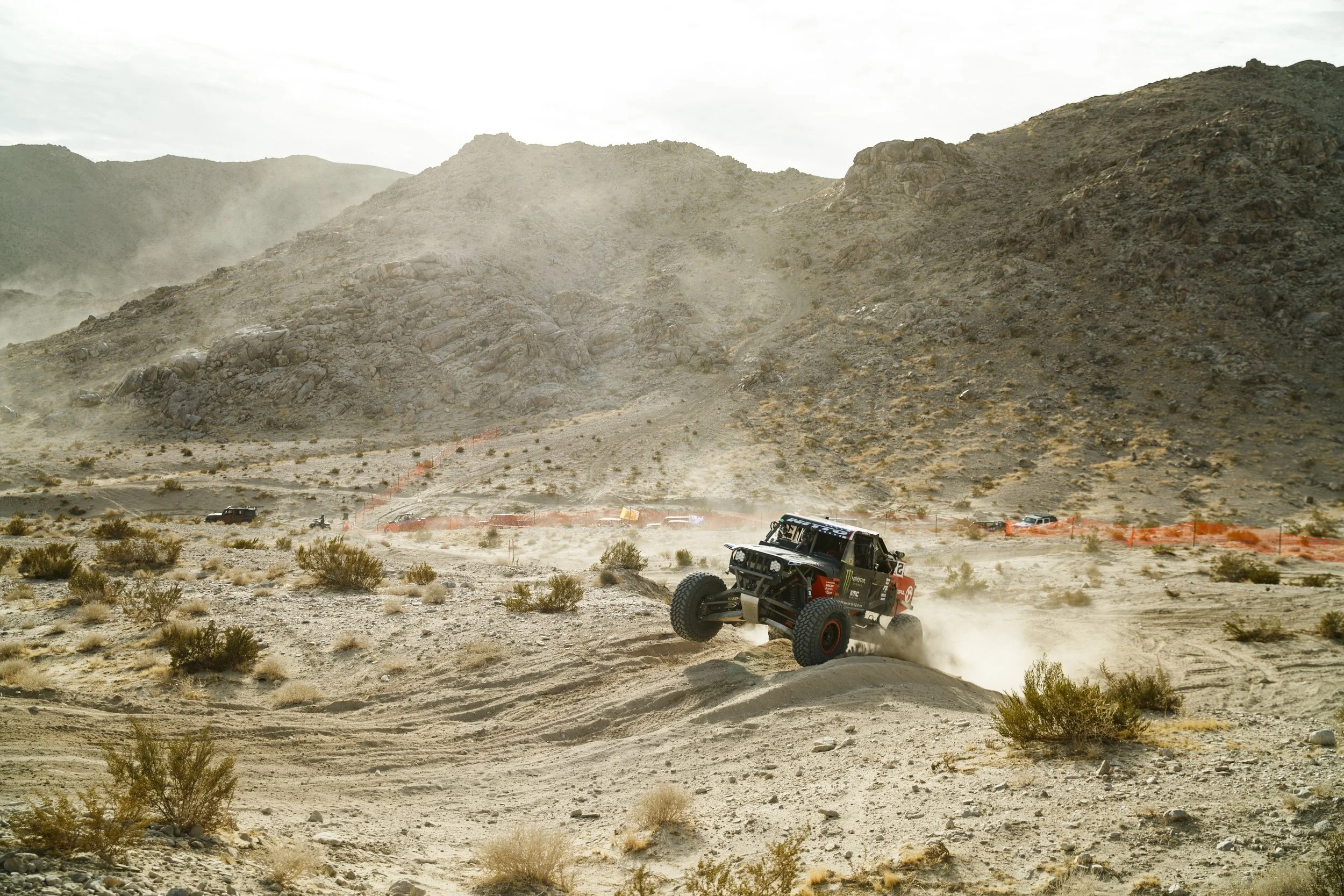 1_31_CaseyCurrie_KingOfHammers_DesertRace_TrophyJeep_NoCrop_013.jpg