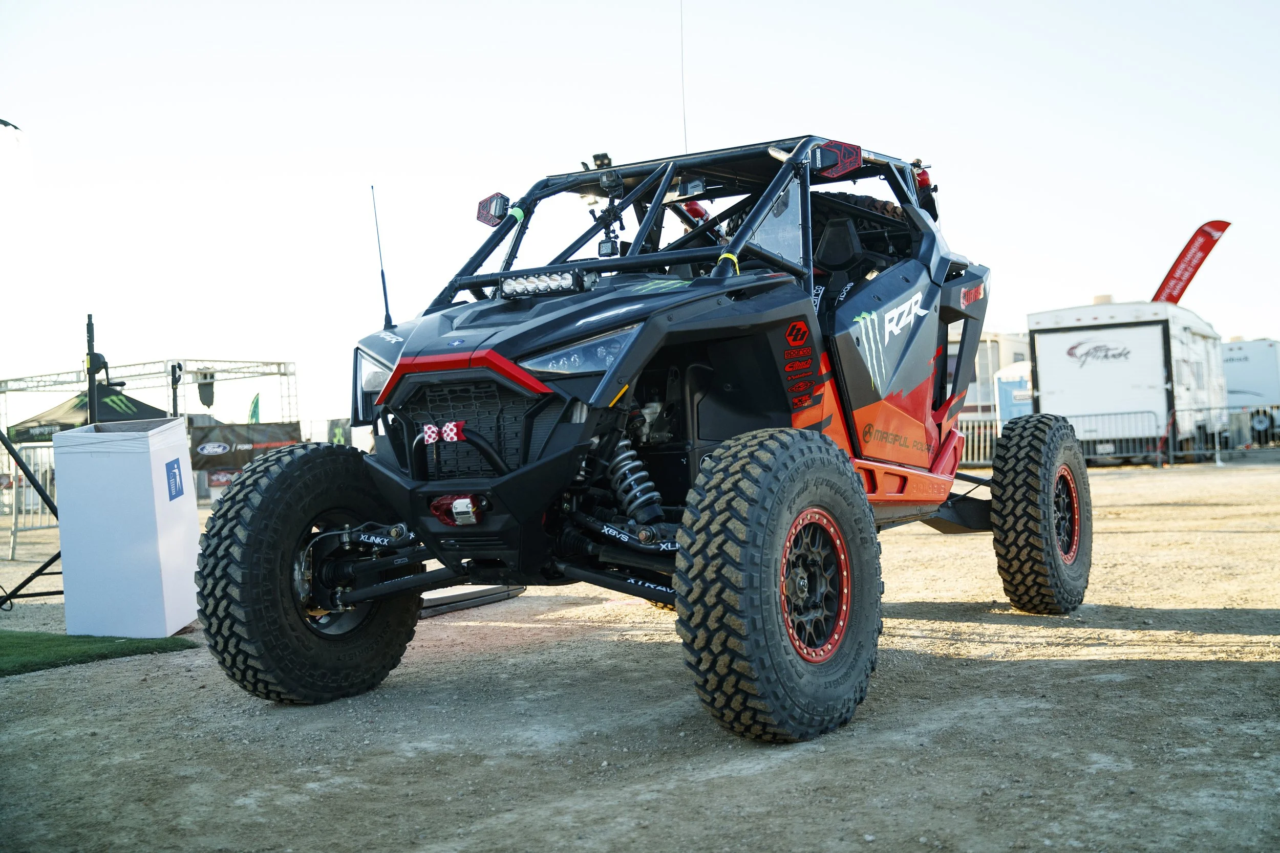 2_4_CaseyCurrie_KingOfHammers_UTVRace_PolarisRZRProXP_NoCrop_001.jpg