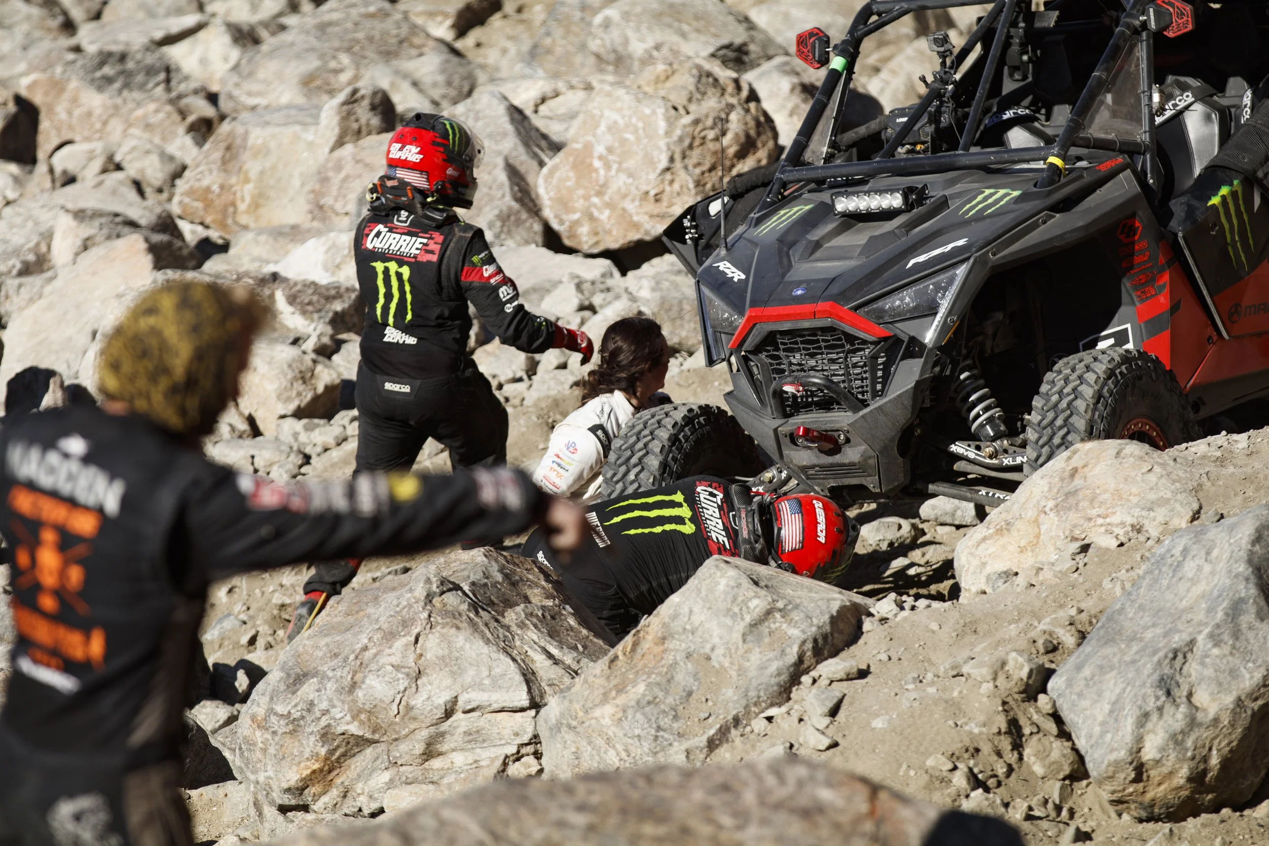 2_4_CaseyCurrie_KingOfHammers_UTVRace_PolarisRZRProXP_NoCrop_020.jpg