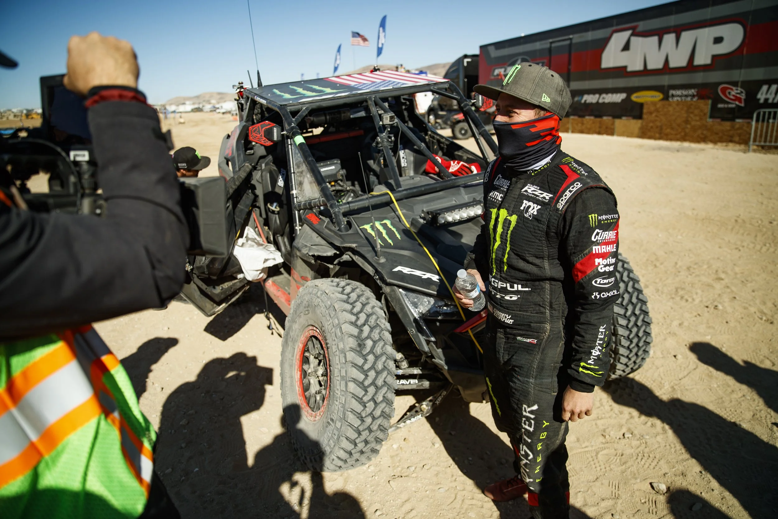 2_4_CaseyCurrie_KingOfHammers_UTVRace_PolarisRZRProXP_NoCrop_029.jpg