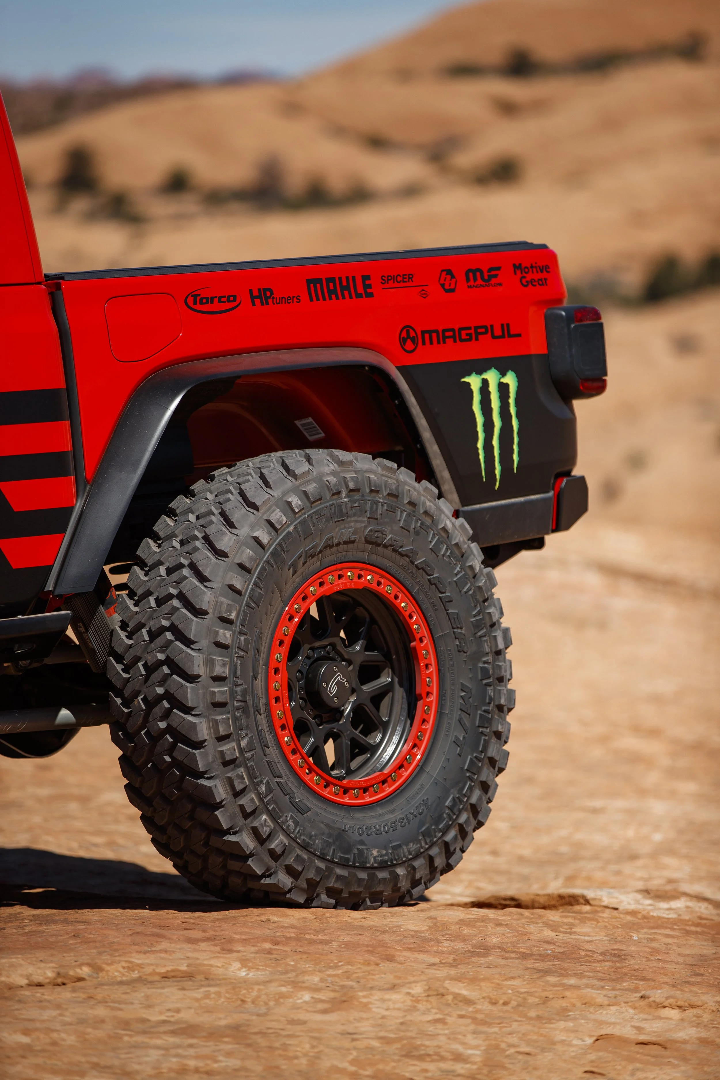 3_27_CaseyCurrie_2021MoabEJS_Day2_MoabRim_NoCrop_017.jpg