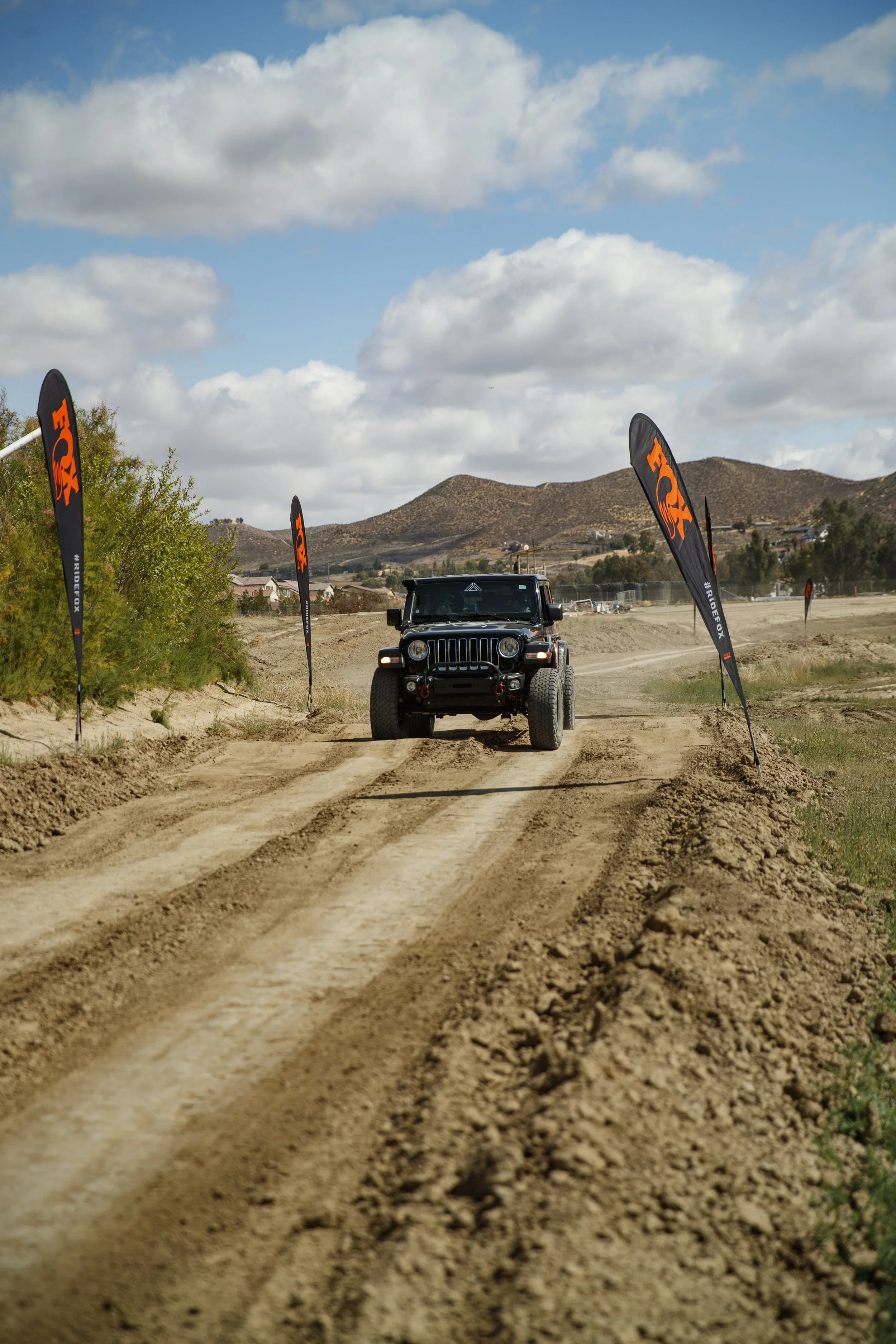 4_27_CaseyCurrie_FoxExperience_LakeElsinoreCA_NoCrop_010.jpg