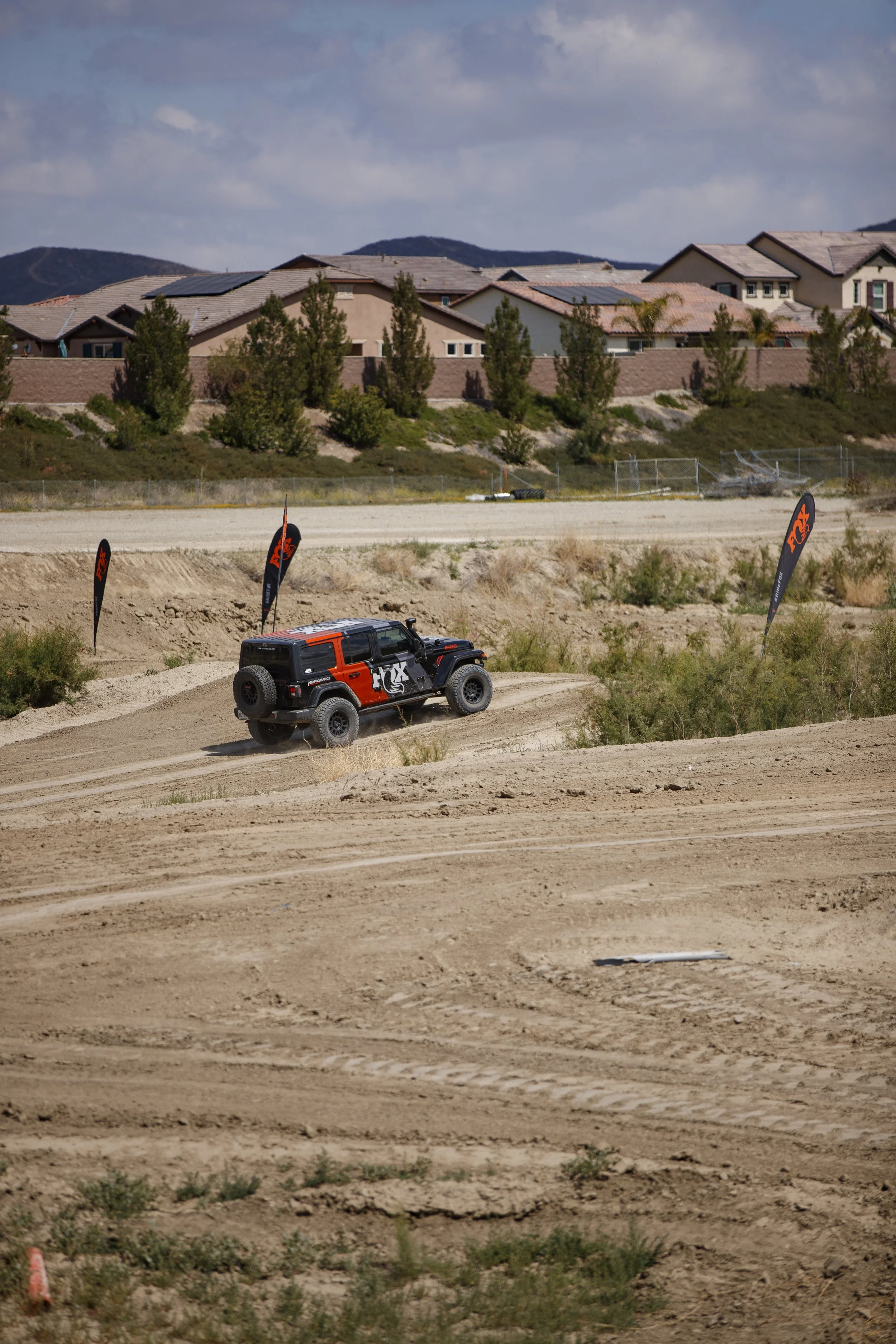 4_27_CaseyCurrie_FoxExperience_LakeElsinoreCA_NoCrop_018.jpg