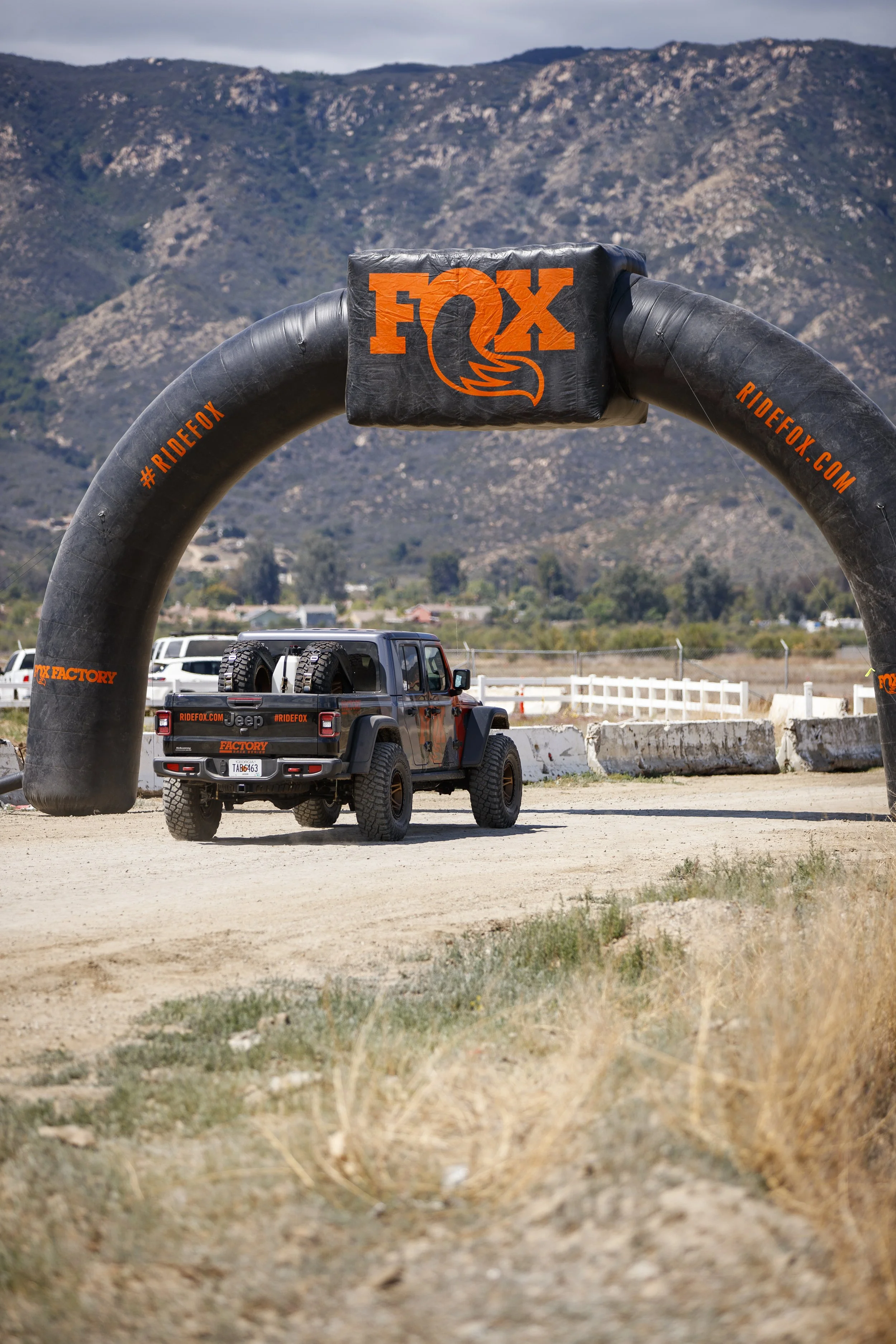 4_27_CaseyCurrie_FoxExperience_LakeElsinoreCA_NoCrop_019.jpg